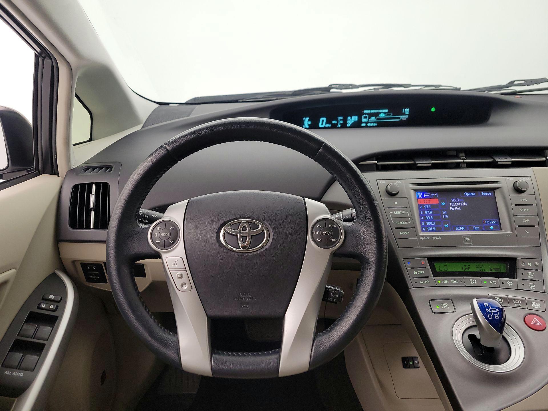 Thumbnail: 2015 Toyota Prius - 10