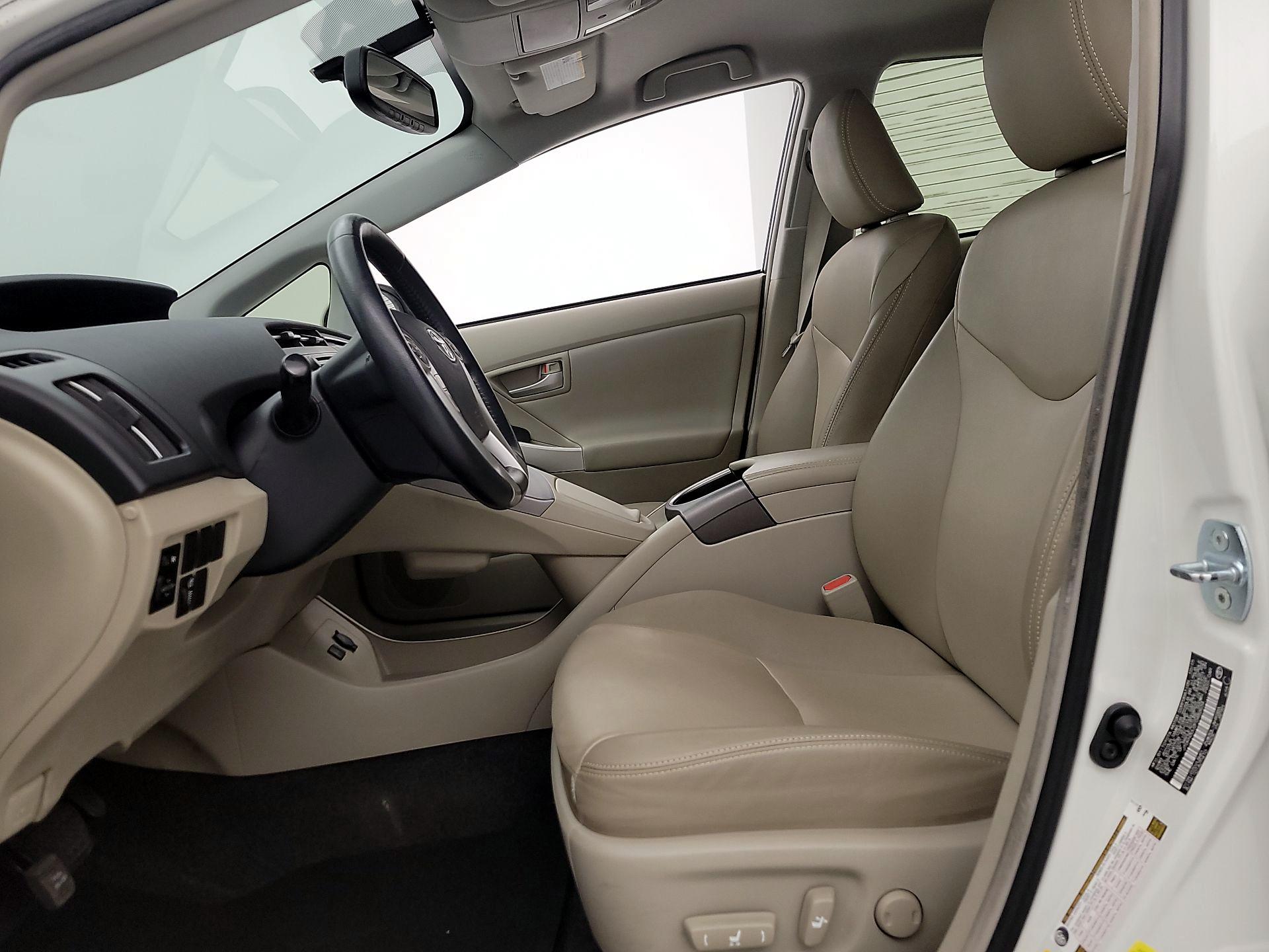 Thumbnail: 2015 Toyota Prius - 11