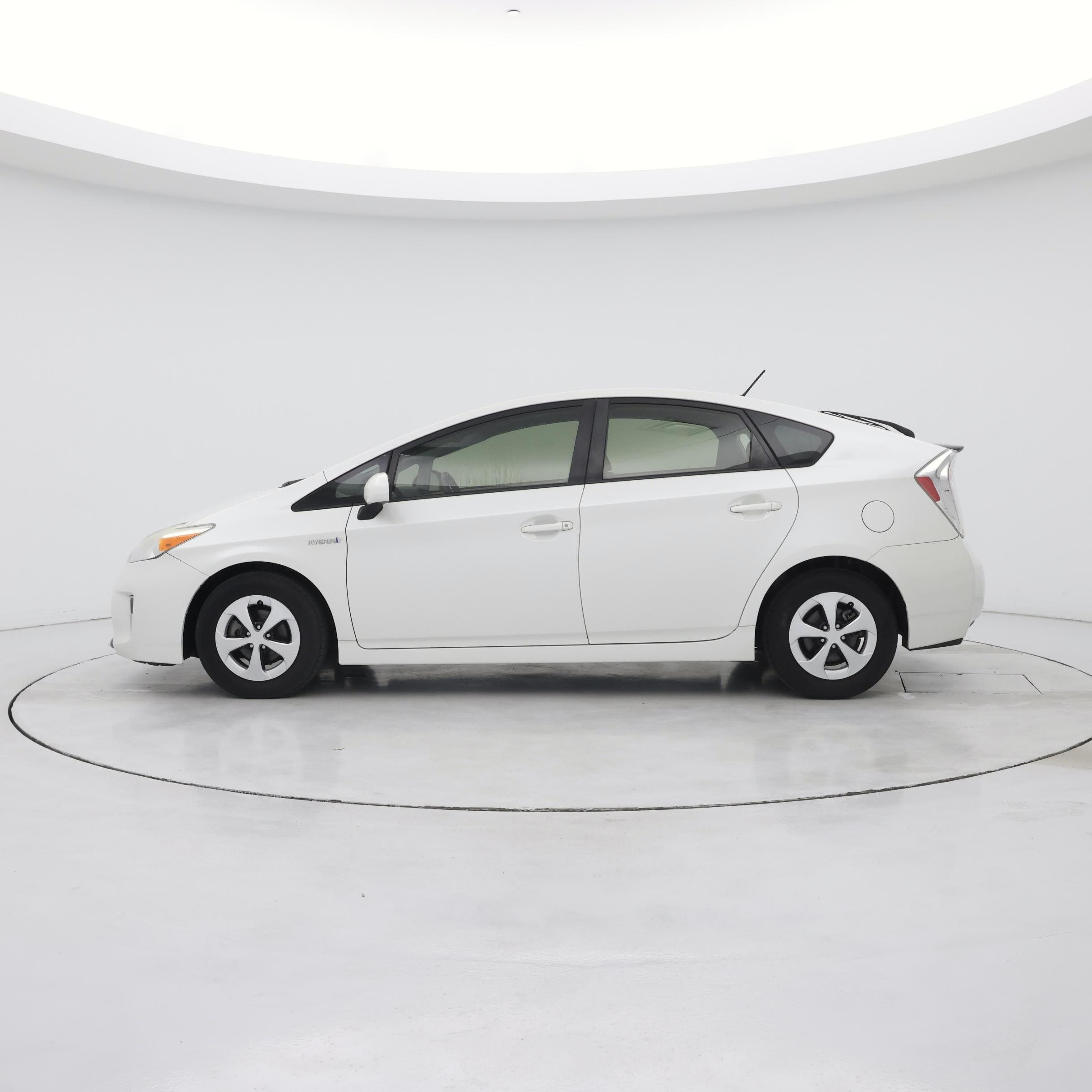 Thumbnail: 2015 Toyota Prius - 3