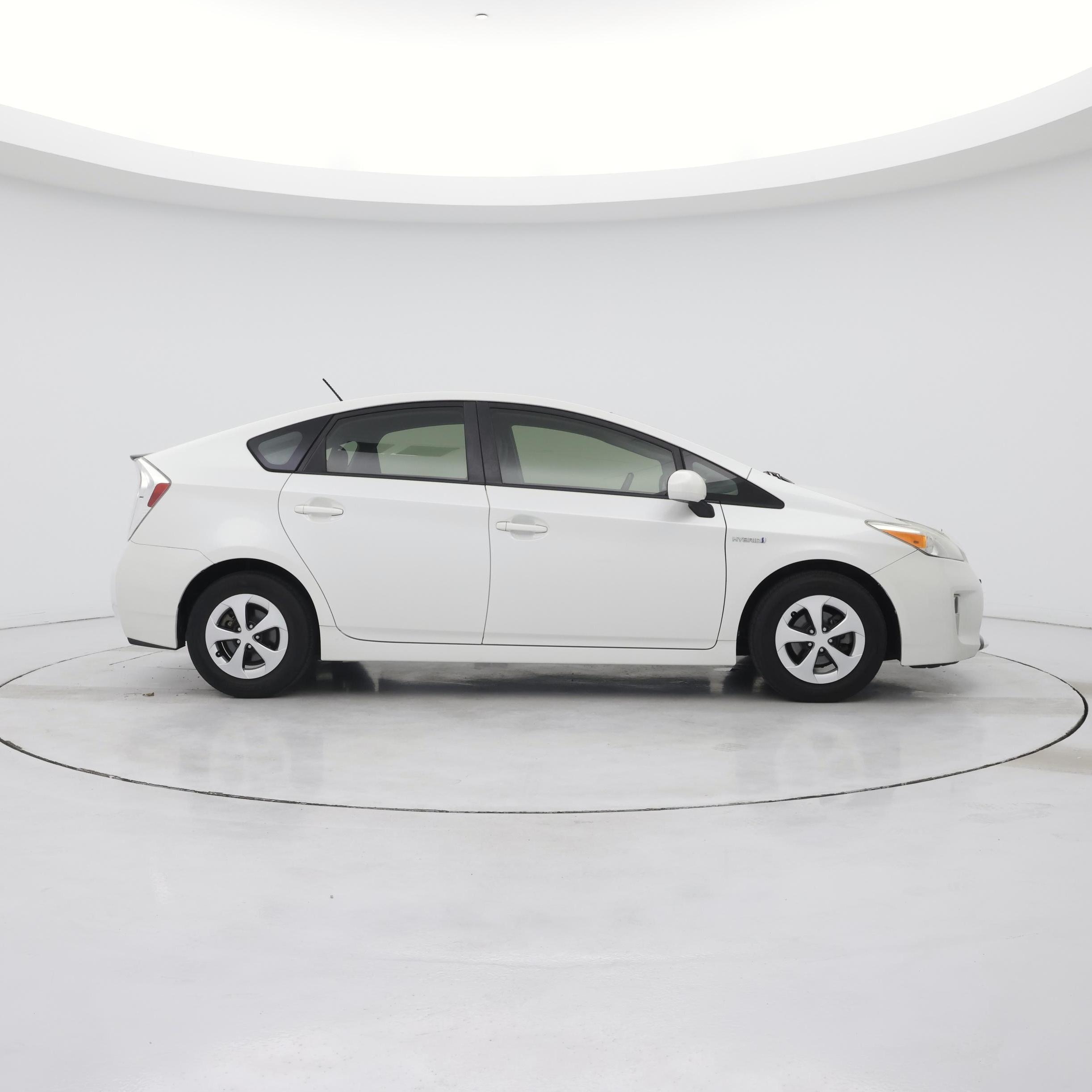Thumbnail: 2015 Toyota Prius - 7