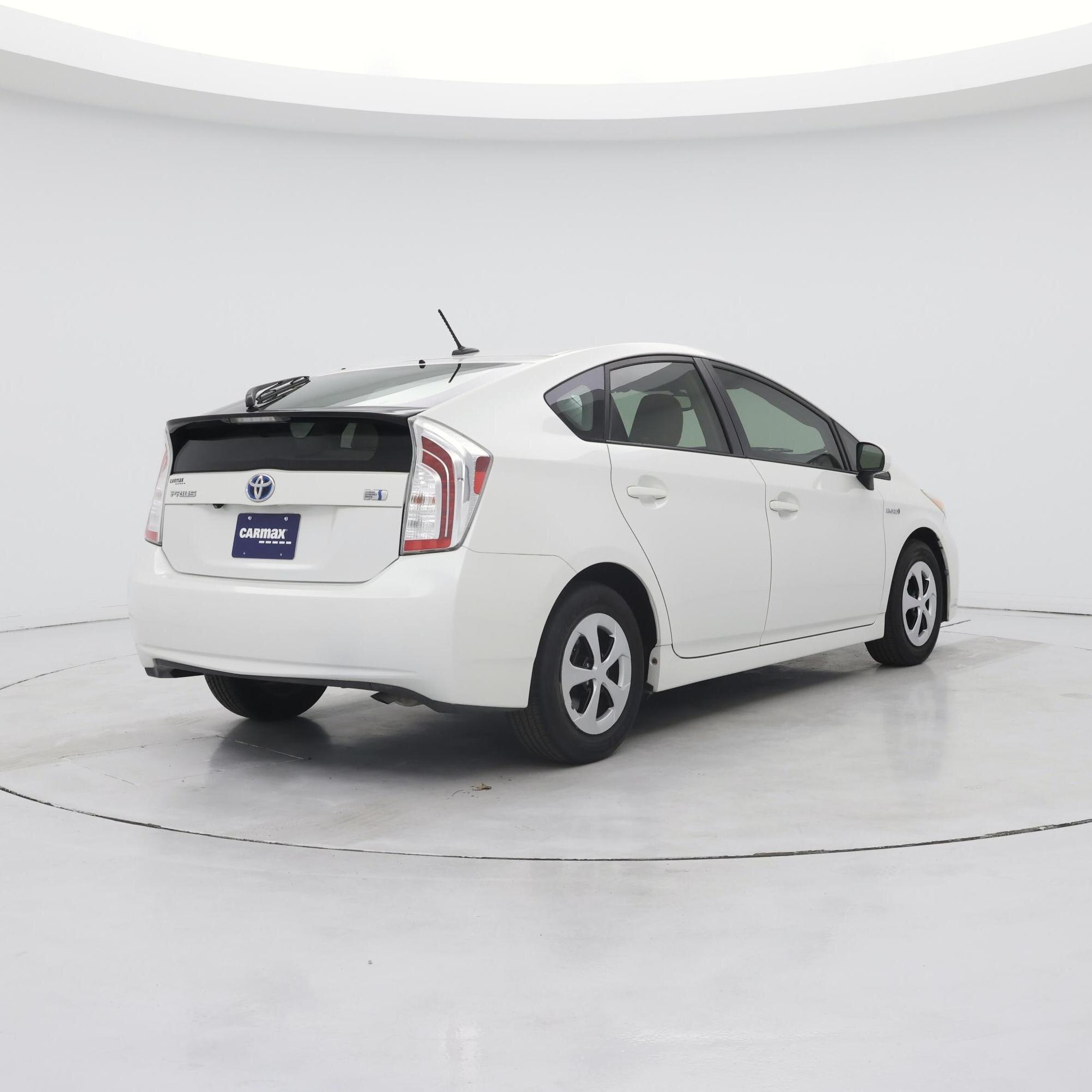 Thumbnail: 2015 Toyota Prius - 8