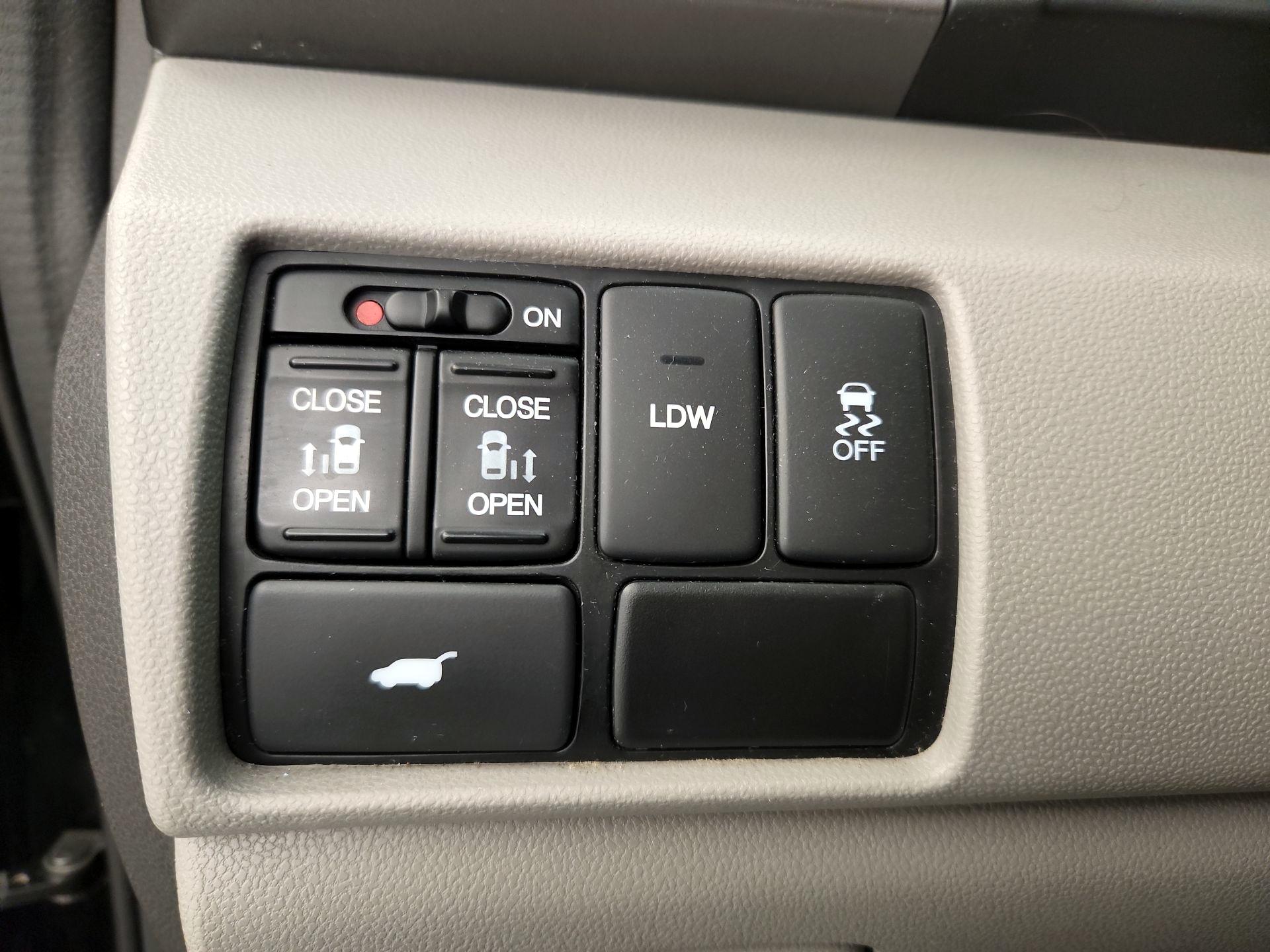 Thumbnail: 2014 Honda Odyssey - 13