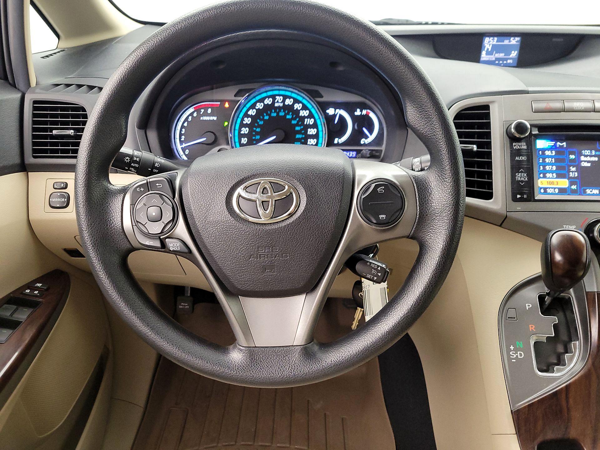 Thumbnail: 2014 Toyota Venza - 10