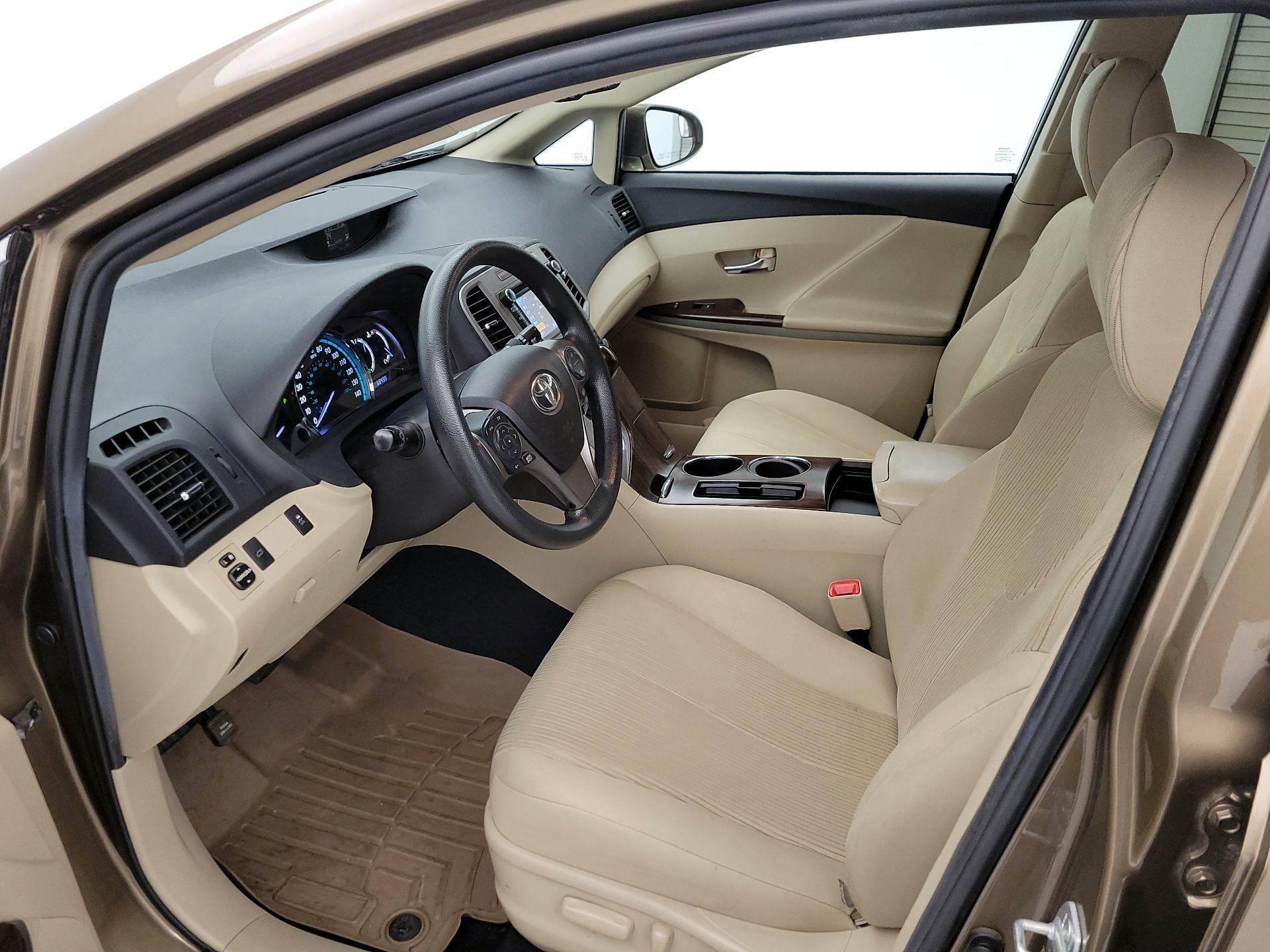 Thumbnail: 2014 Toyota Venza - 11
