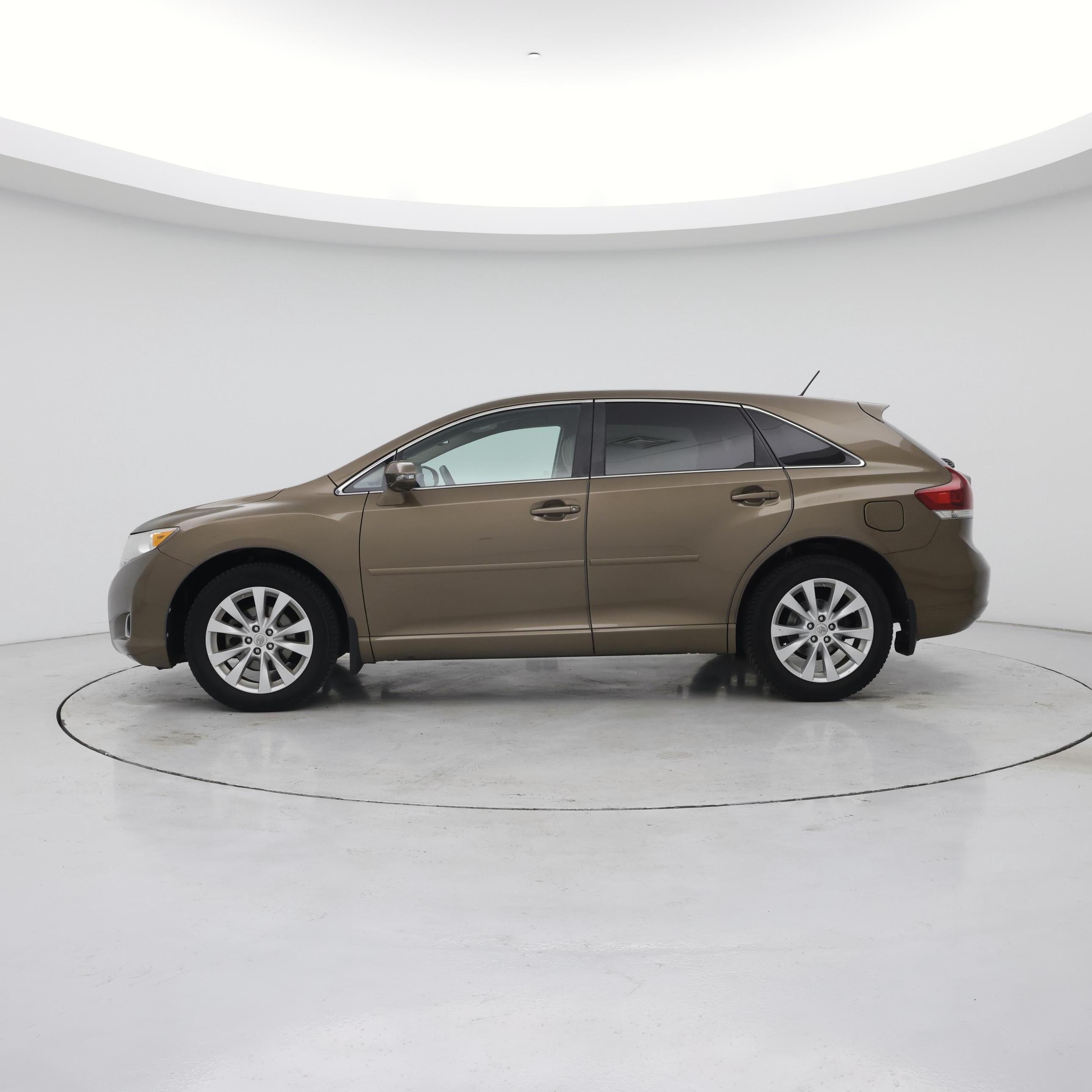 Thumbnail: 2014 Toyota Venza - 3