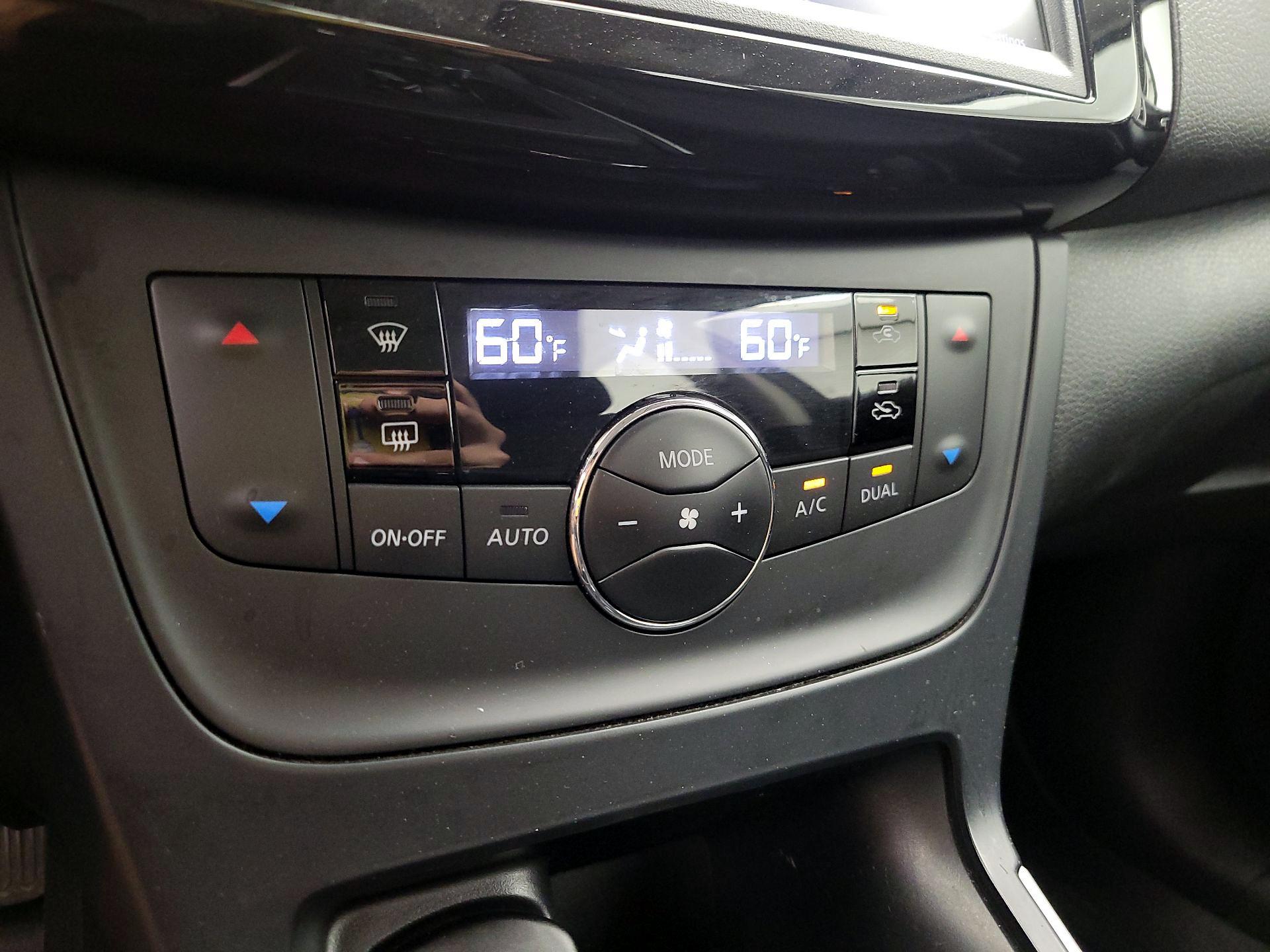 Thumbnail: 2019 Nissan Sentra - 16