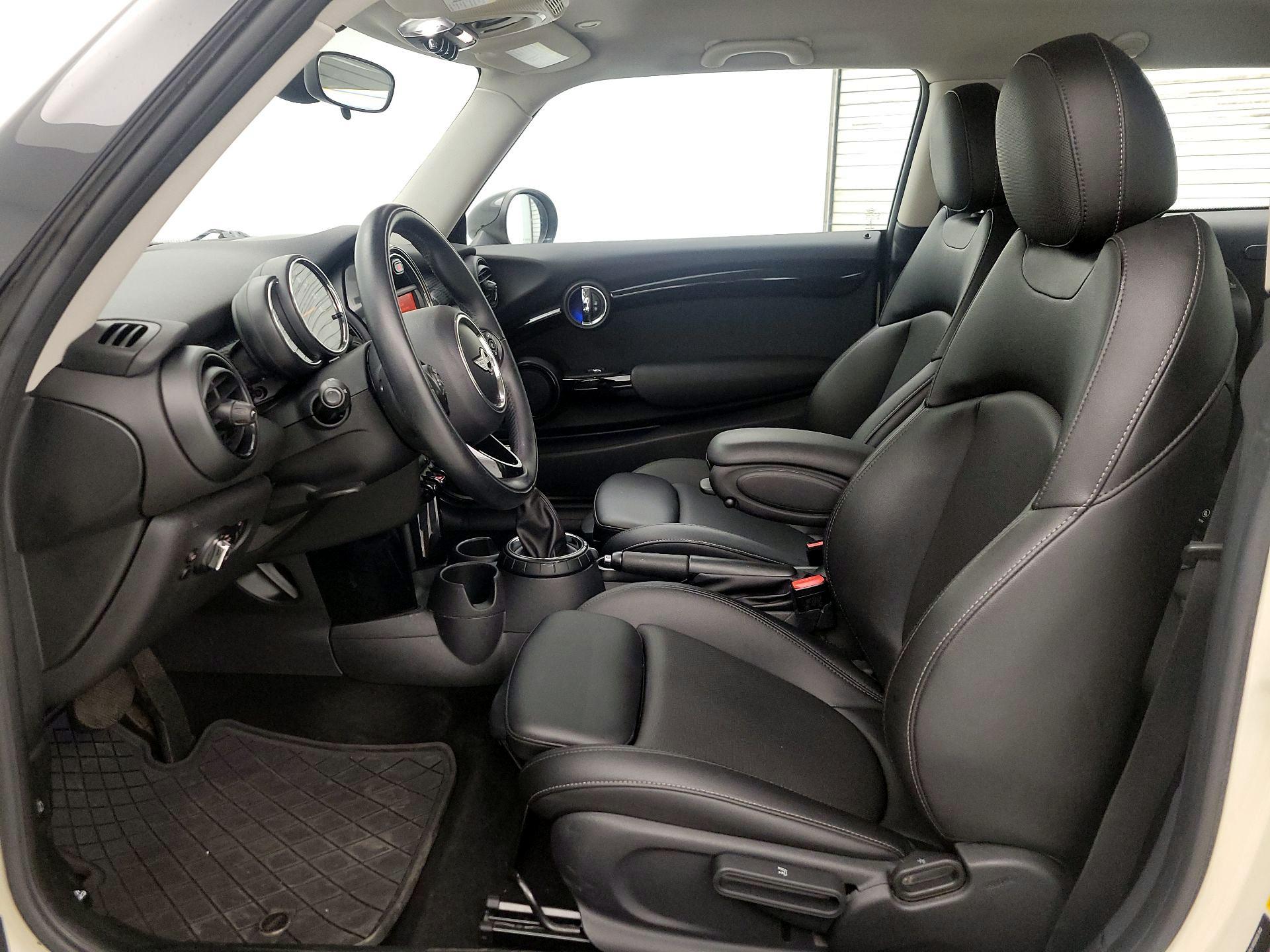 Thumbnail: 2016 MINI Cooper Hardtop - 11