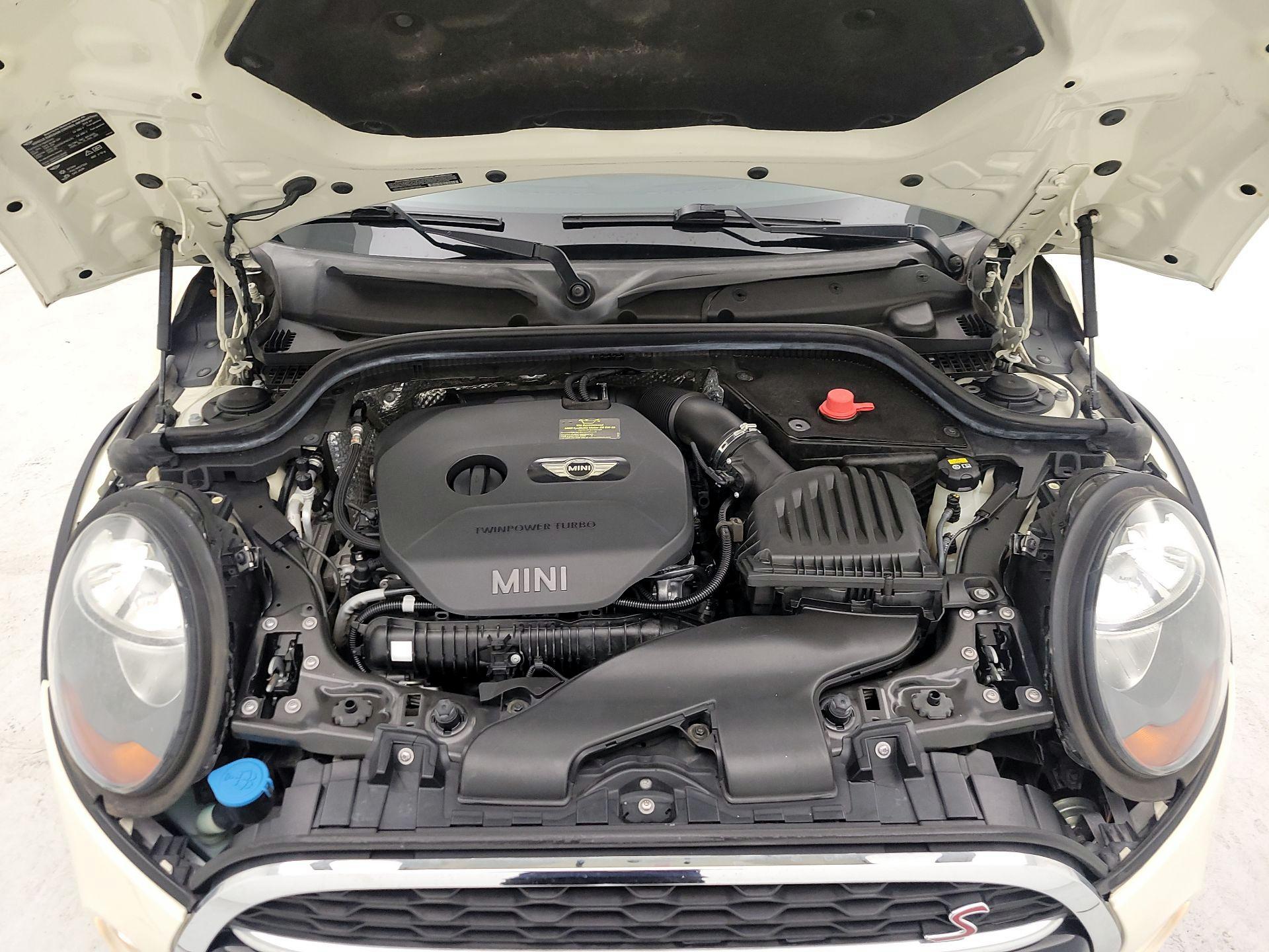 Thumbnail: 2016 MINI Cooper Hardtop - 19