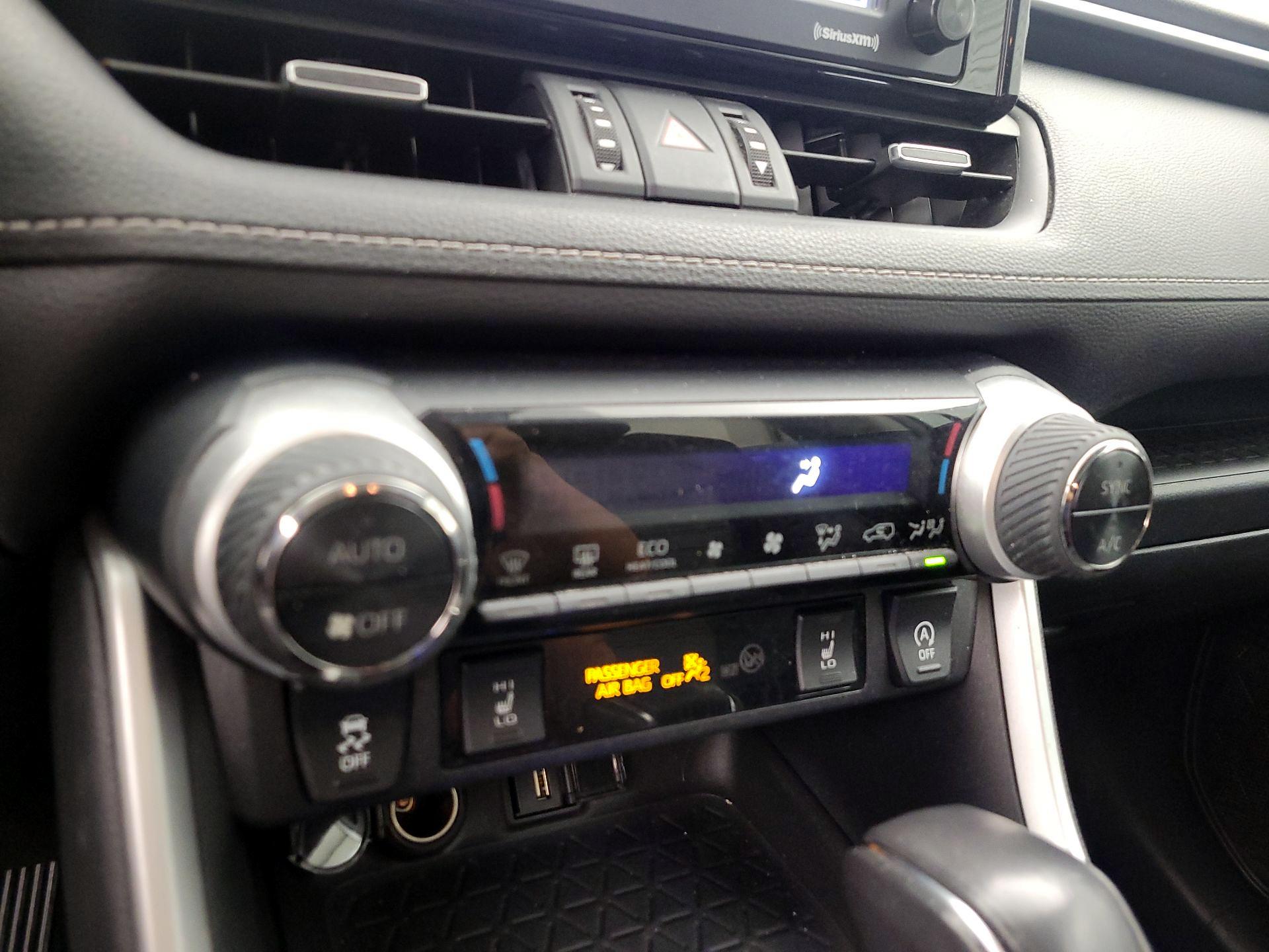 Thumbnail: 2021 Toyota RAV4 - 16