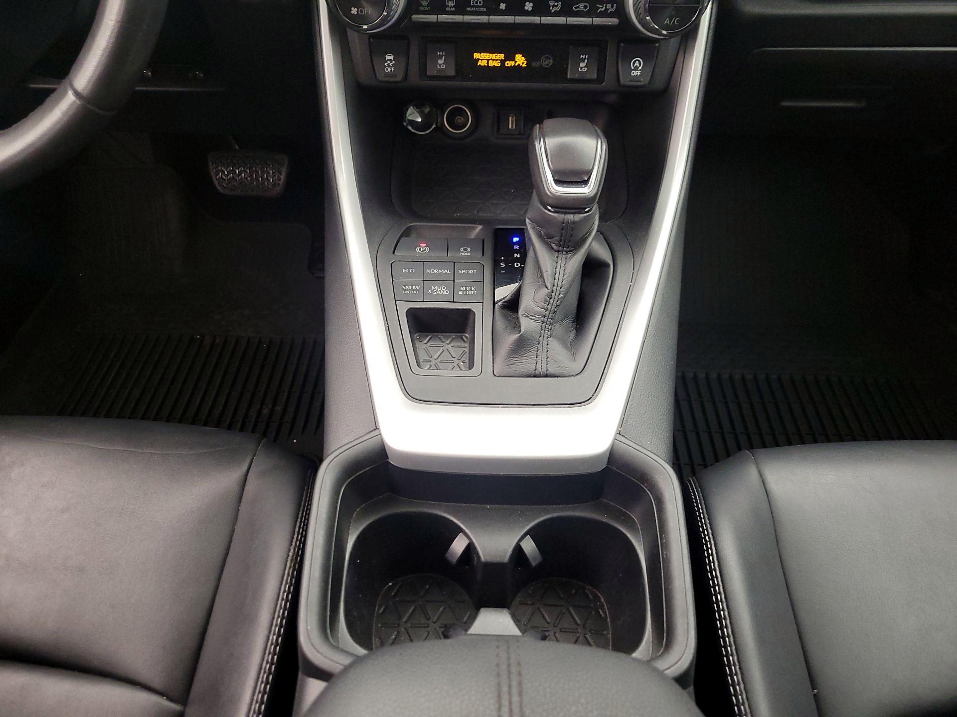 Thumbnail: 2021 Toyota RAV4 - 17