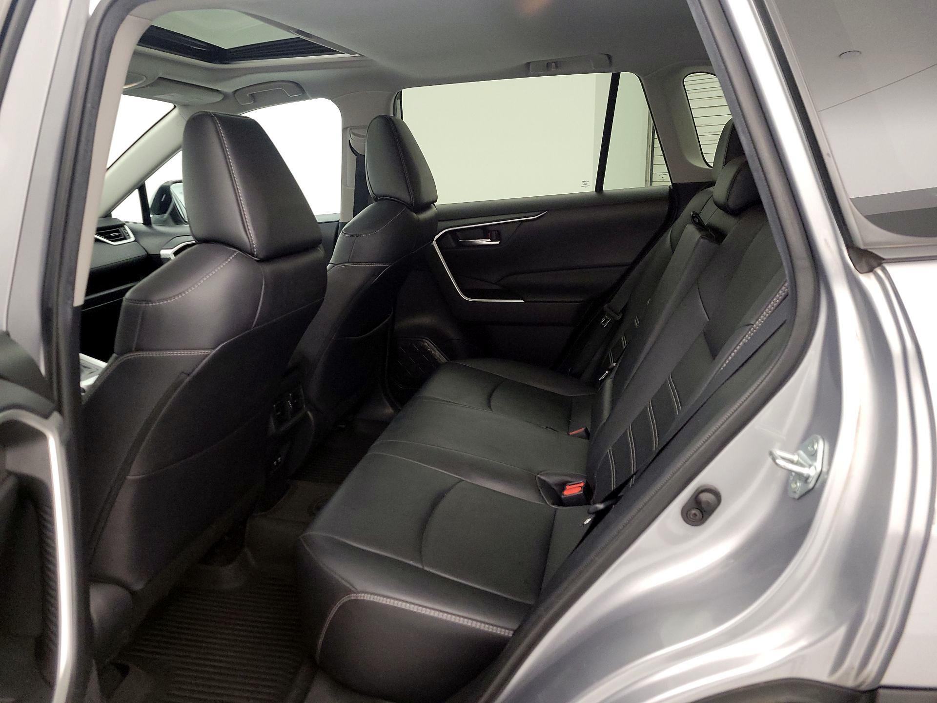 Thumbnail: 2021 Toyota RAV4 - 20