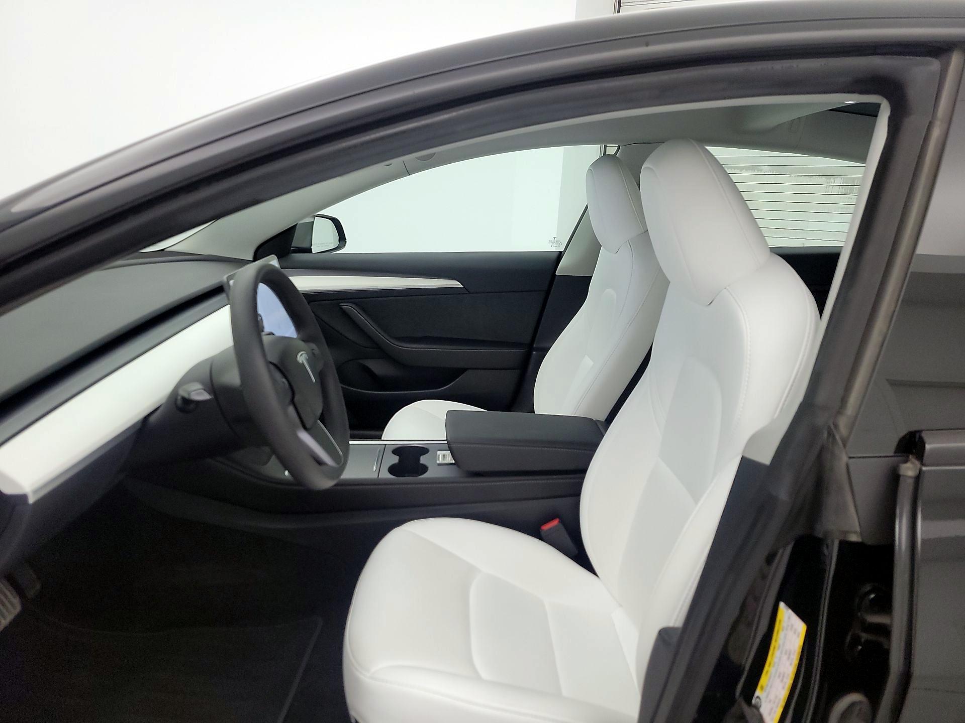 Thumbnail: 2023 Tesla Model 3 - 11