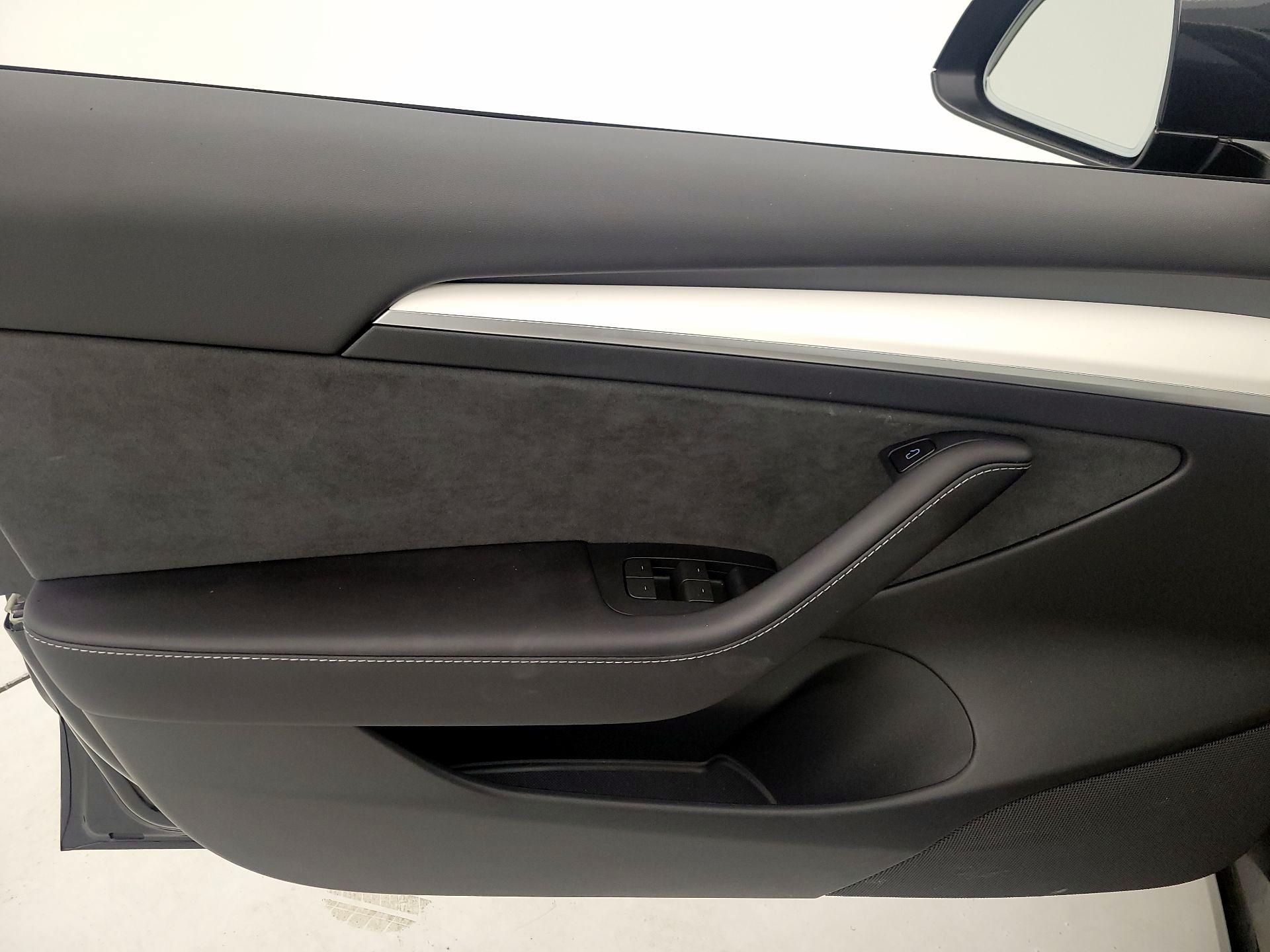 Thumbnail: 2023 Tesla Model 3 - 12