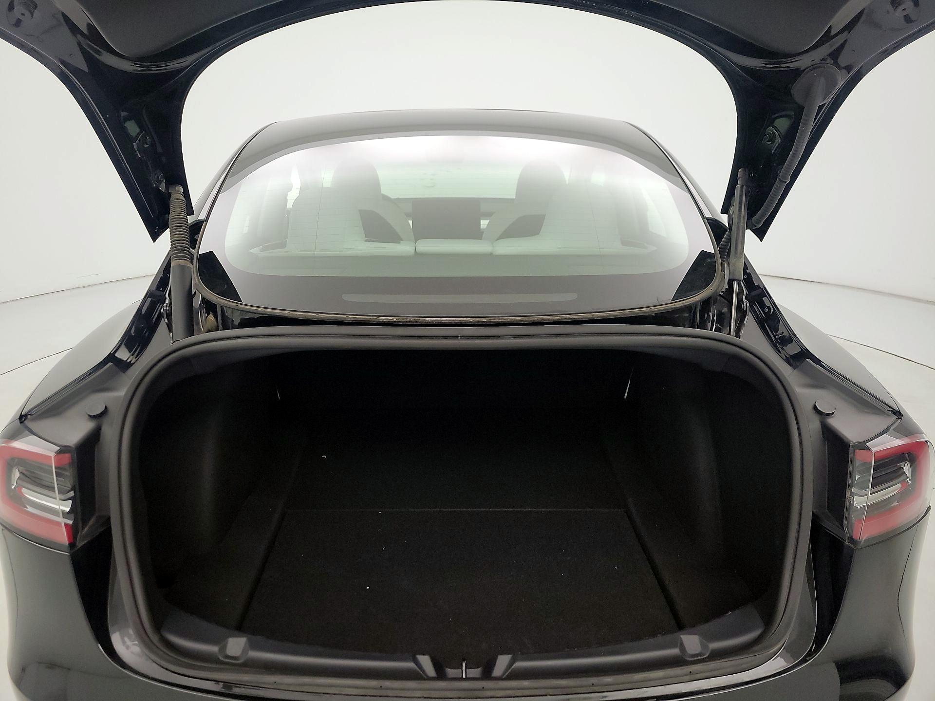 Thumbnail: 2023 Tesla Model 3 - 20