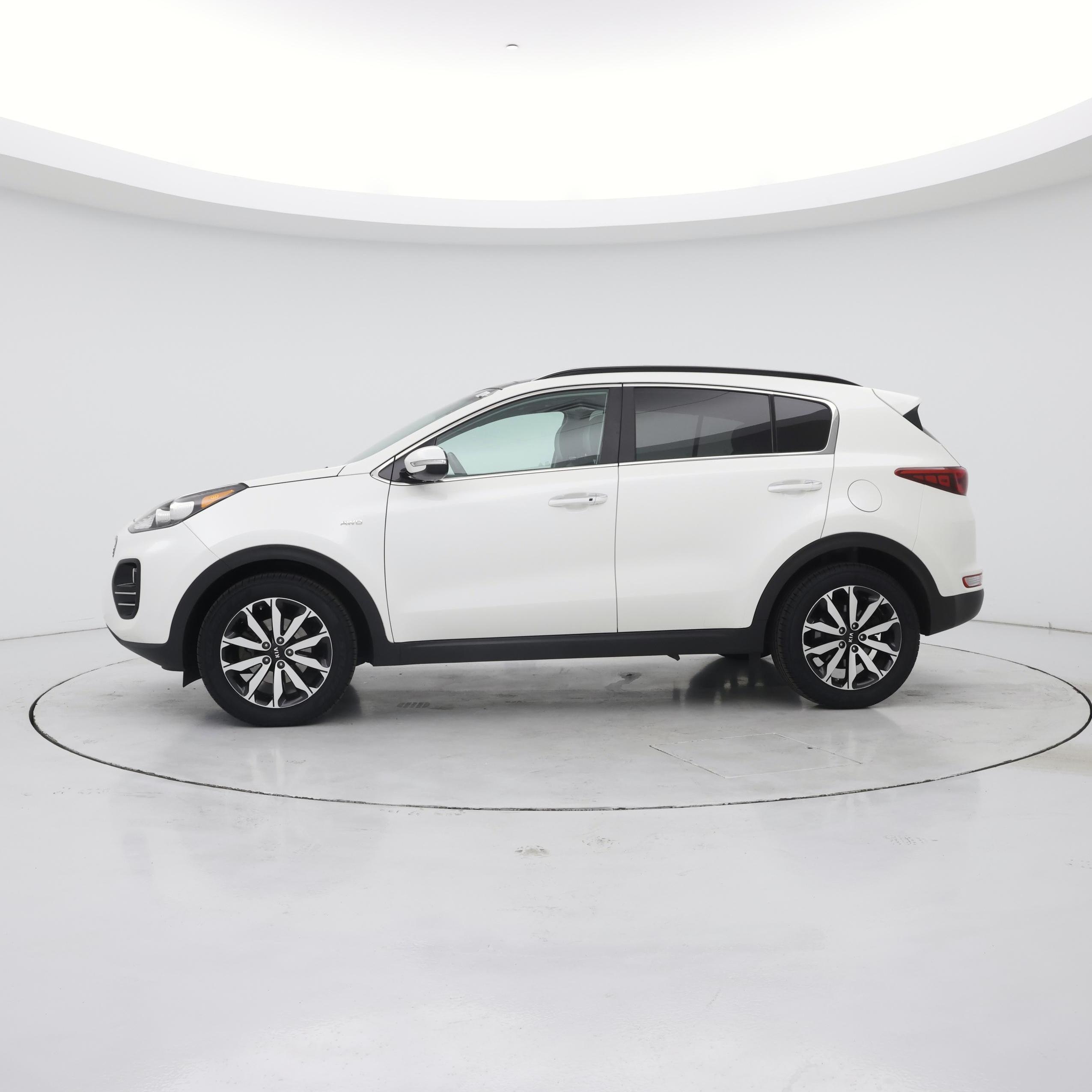 Thumbnail: 2019 Kia Sportage - 3