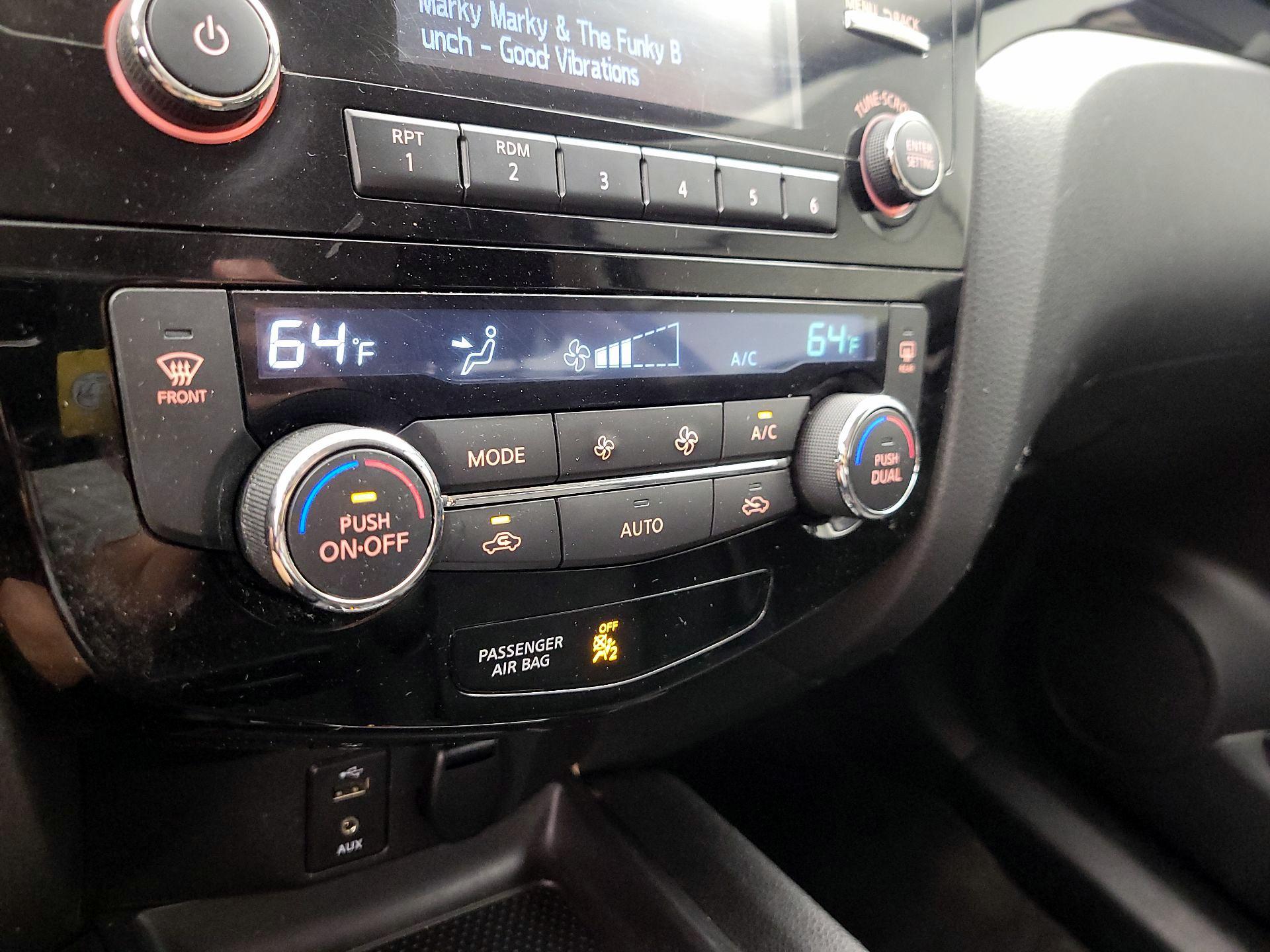 Thumbnail: 2017 Nissan Rogue Sport - 16