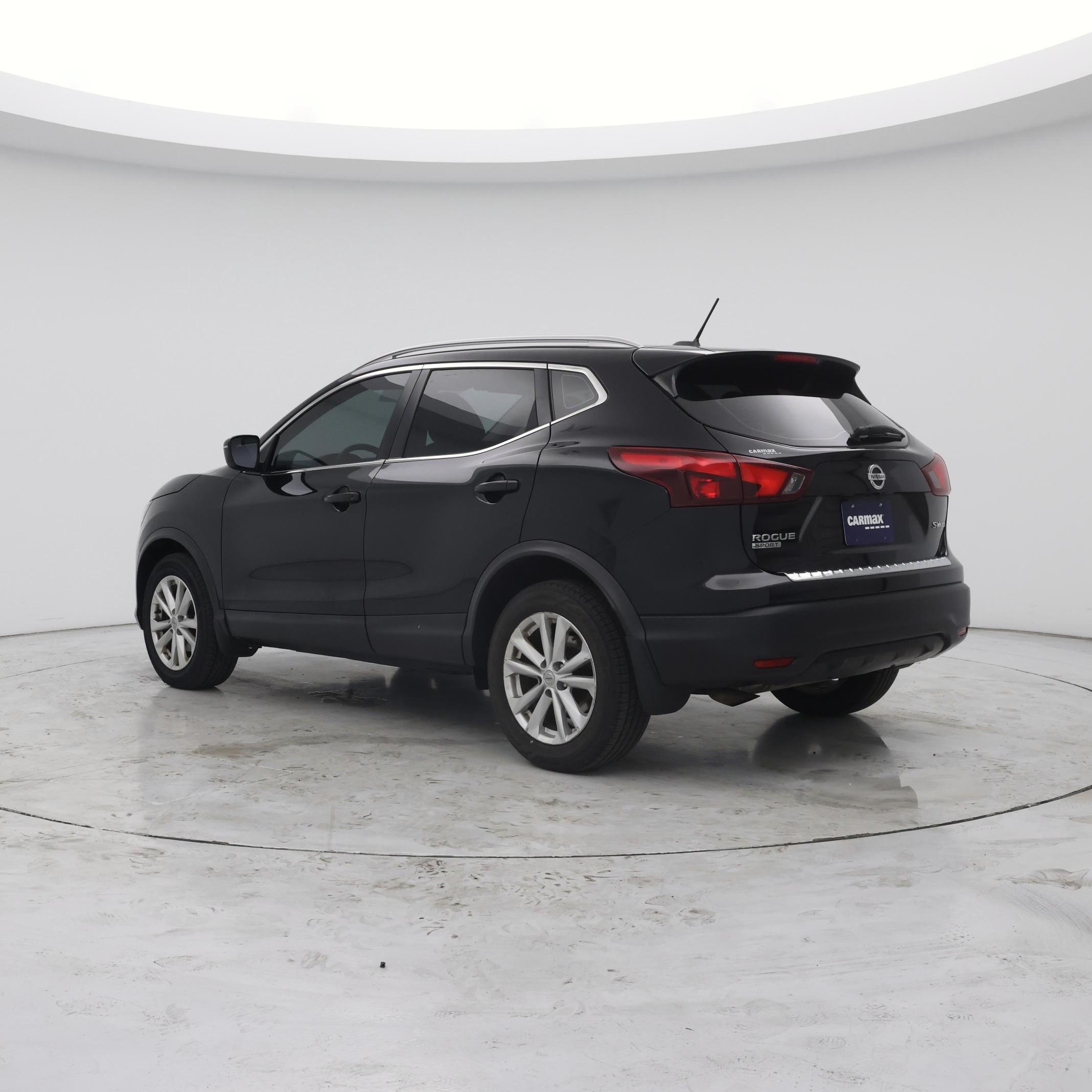 Thumbnail: 2017 Nissan Rogue Sport - 2