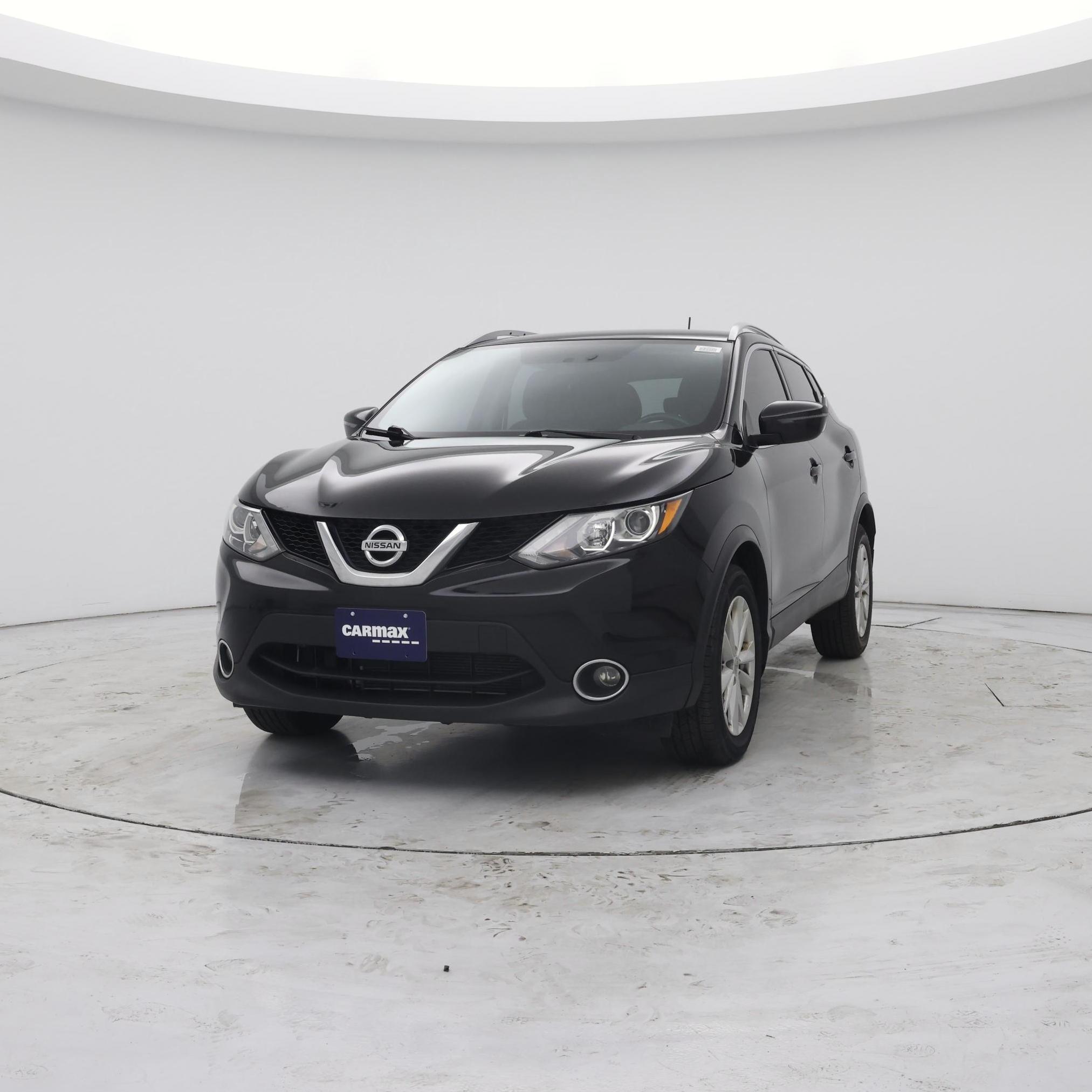 Thumbnail: 2017 Nissan Rogue Sport - 4