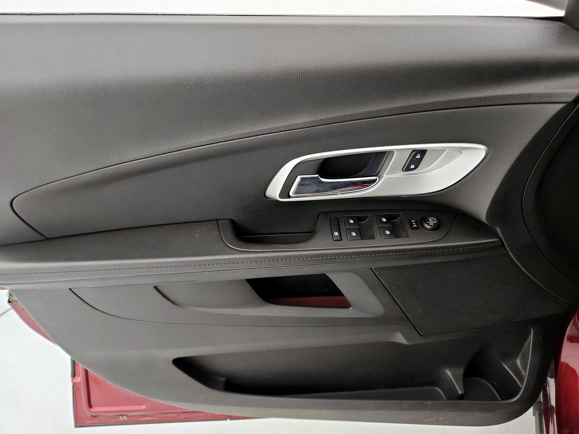 Thumbnail: 2017 Chevrolet Equinox - 12