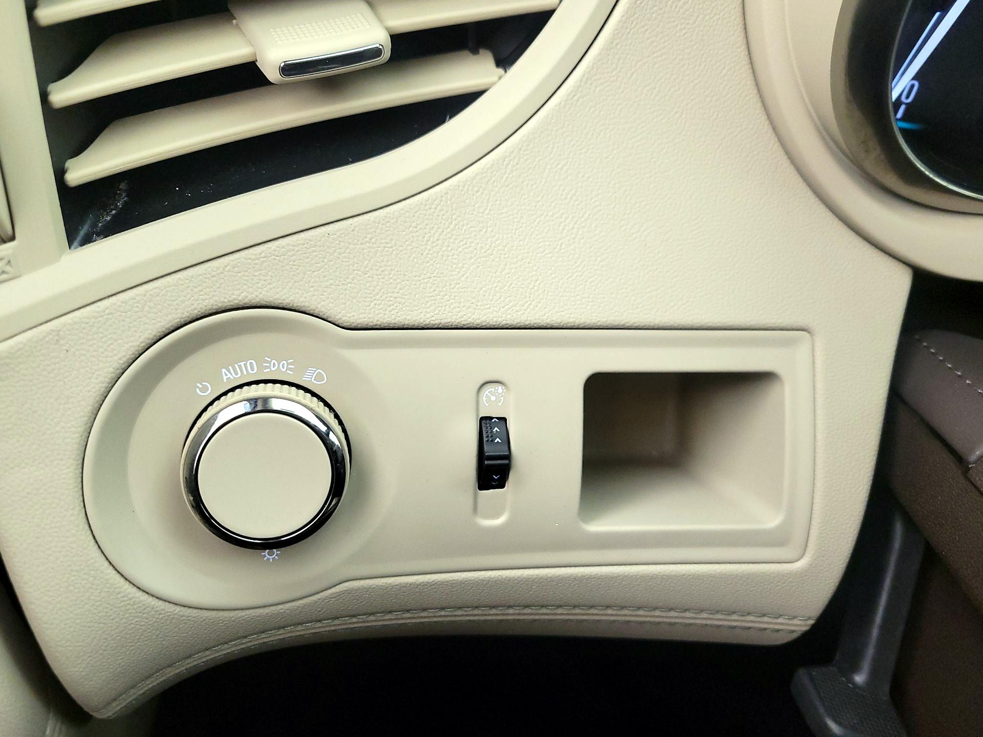 Thumbnail: 2016 Buick LaCrosse - 13
