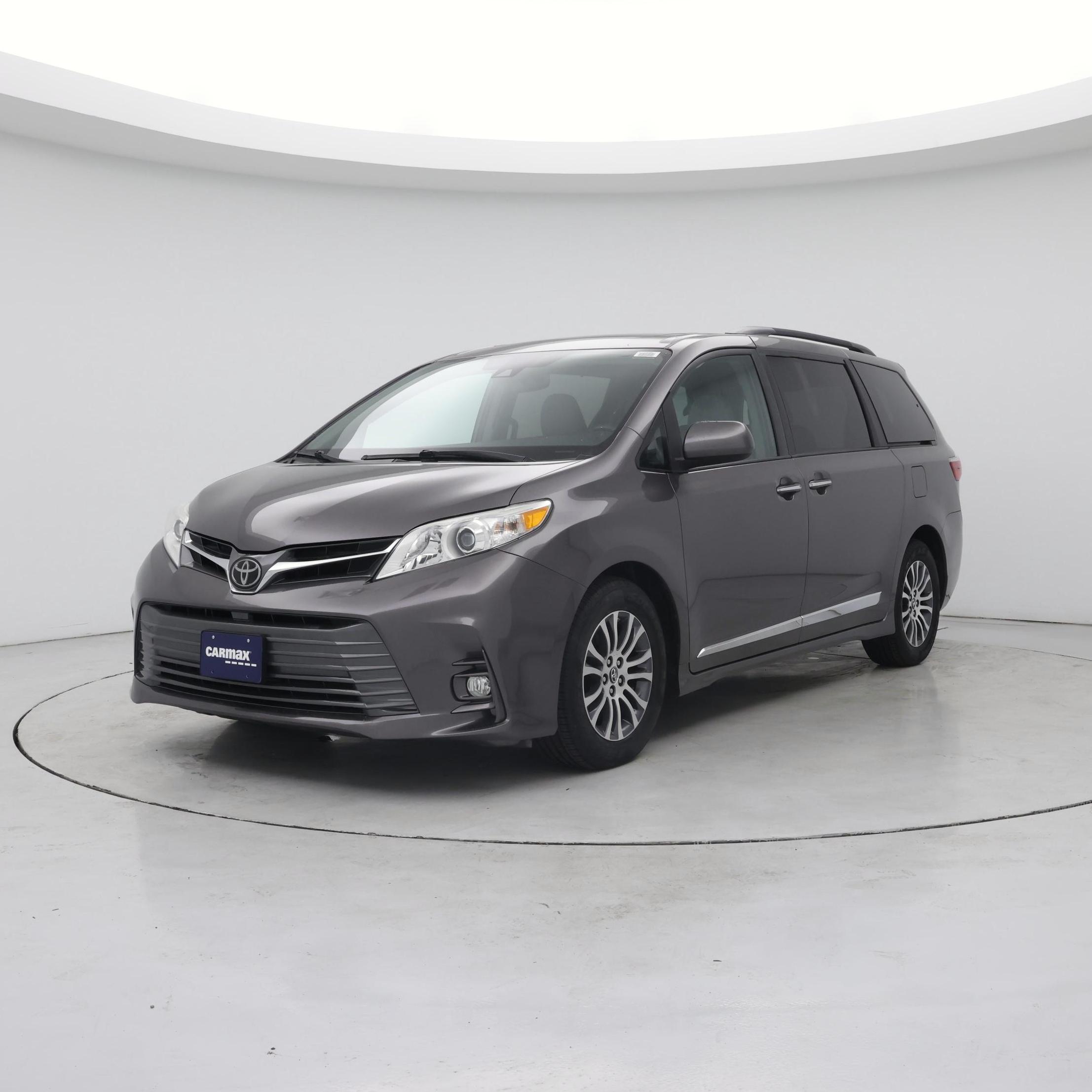 Thumbnail: 2018 Toyota Sienna - 4