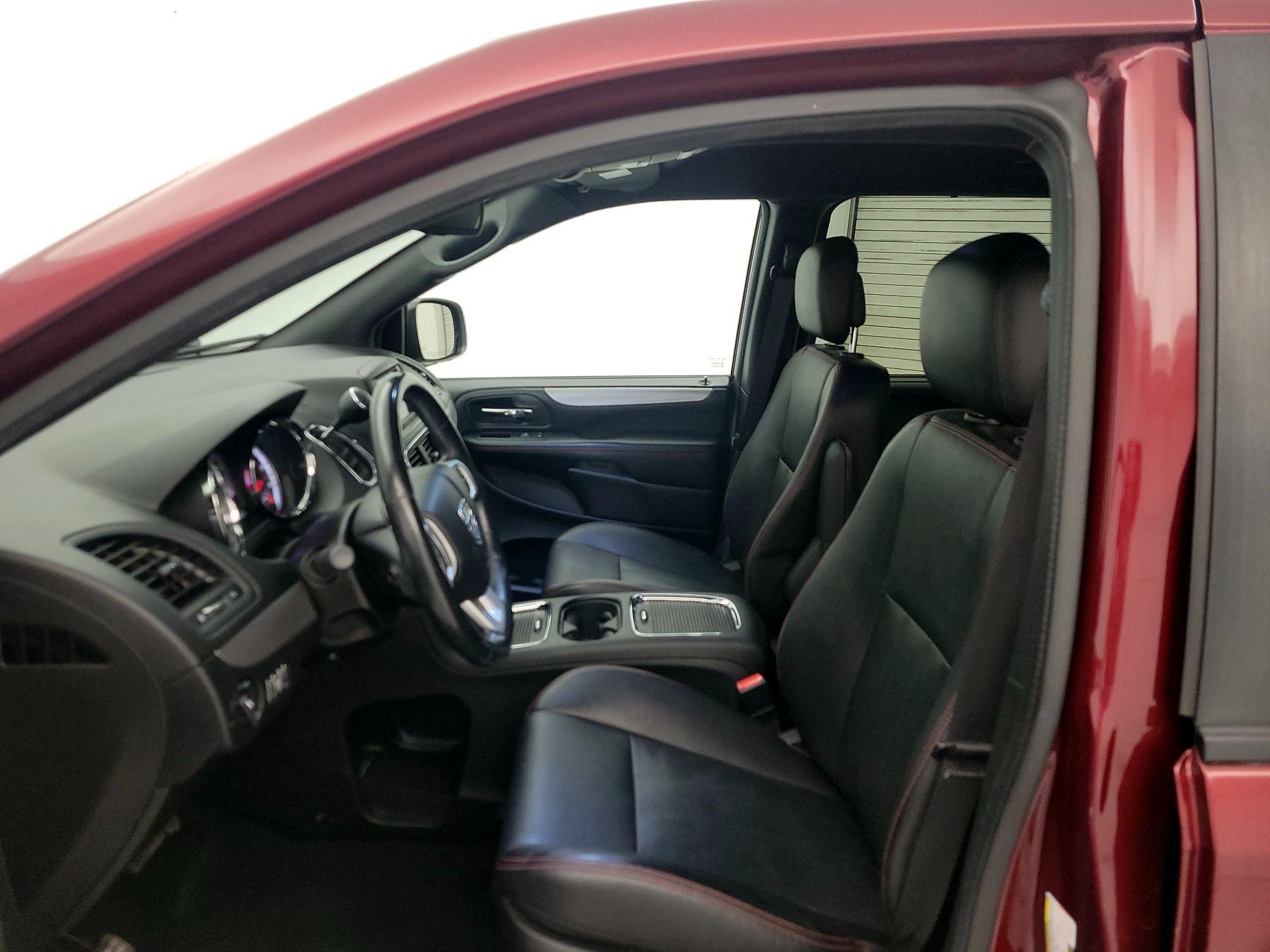 Thumbnail: 2019 Dodge Grand Caravan - 11