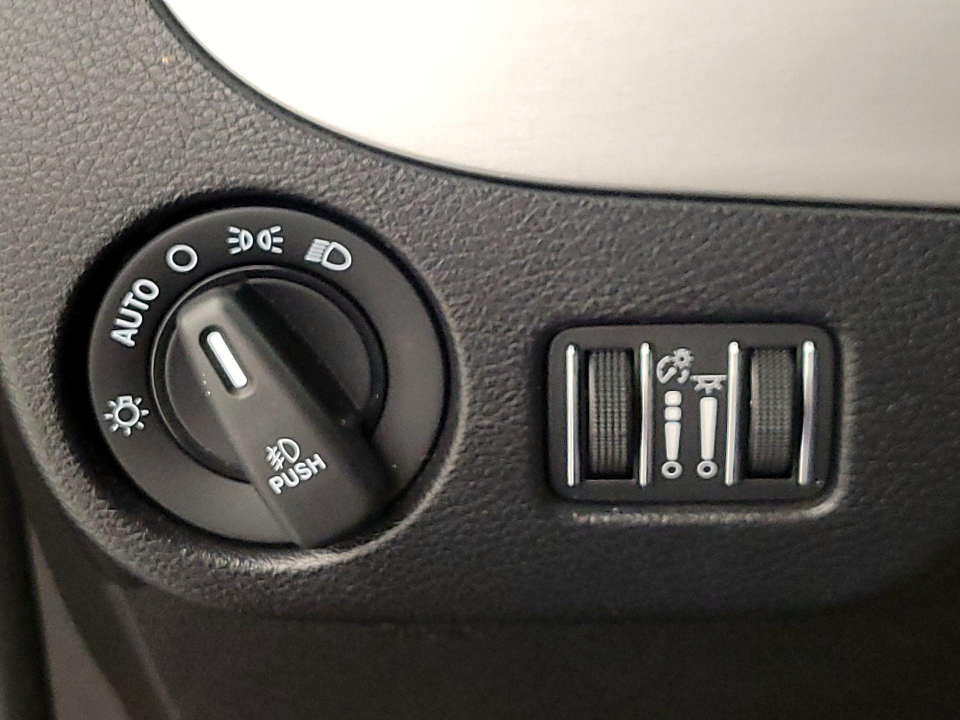 Thumbnail: 2019 Dodge Grand Caravan - 13