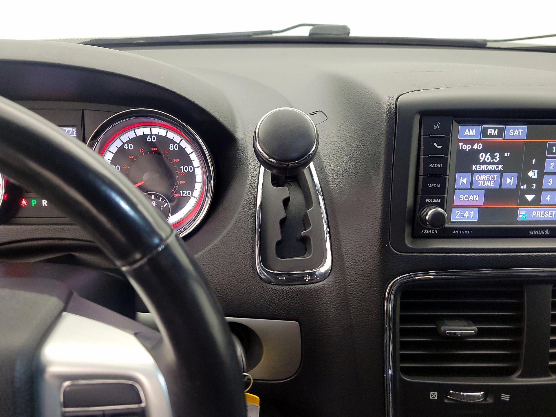 Thumbnail: 2019 Dodge Grand Caravan - 17