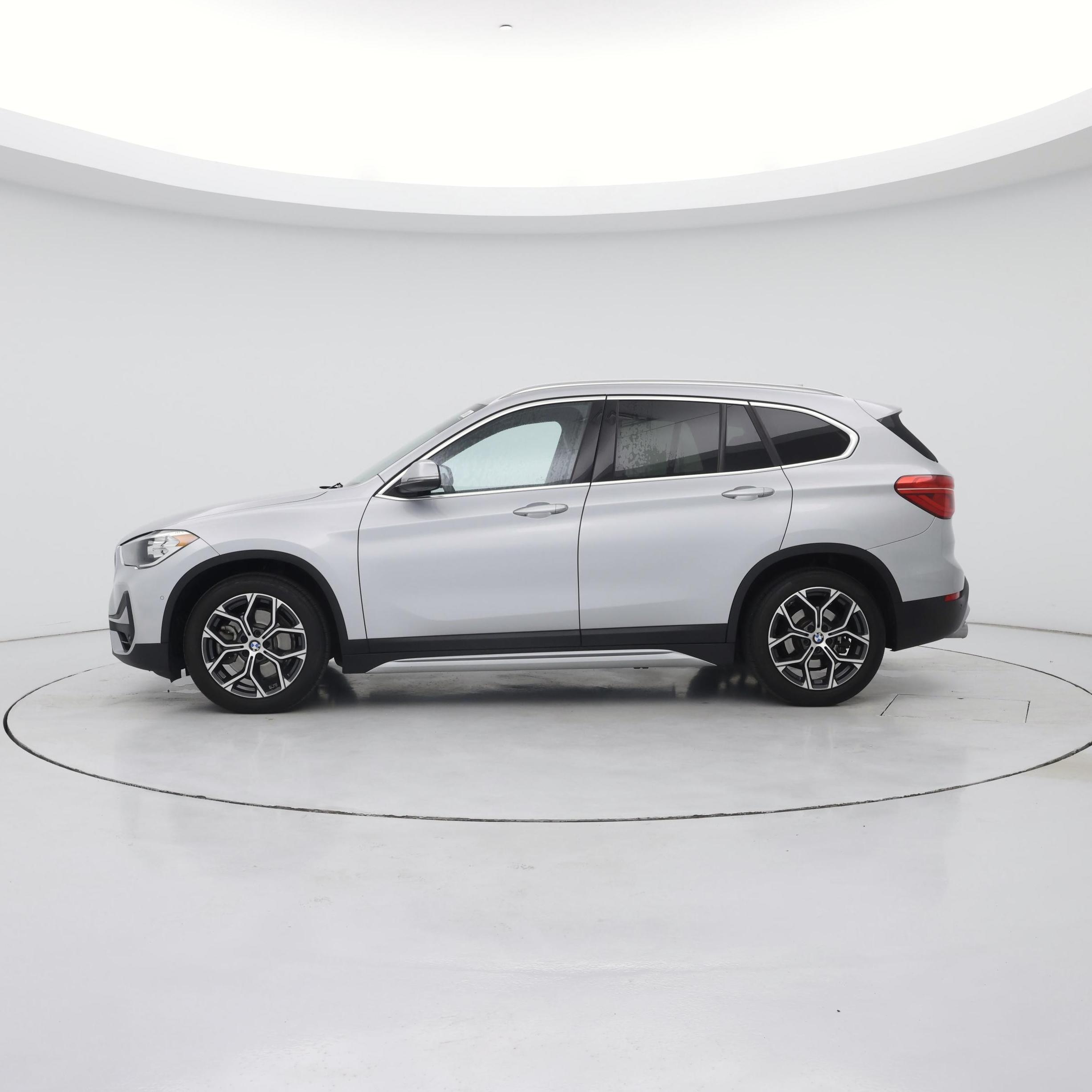 Thumbnail: 2021 BMW X1 - 3