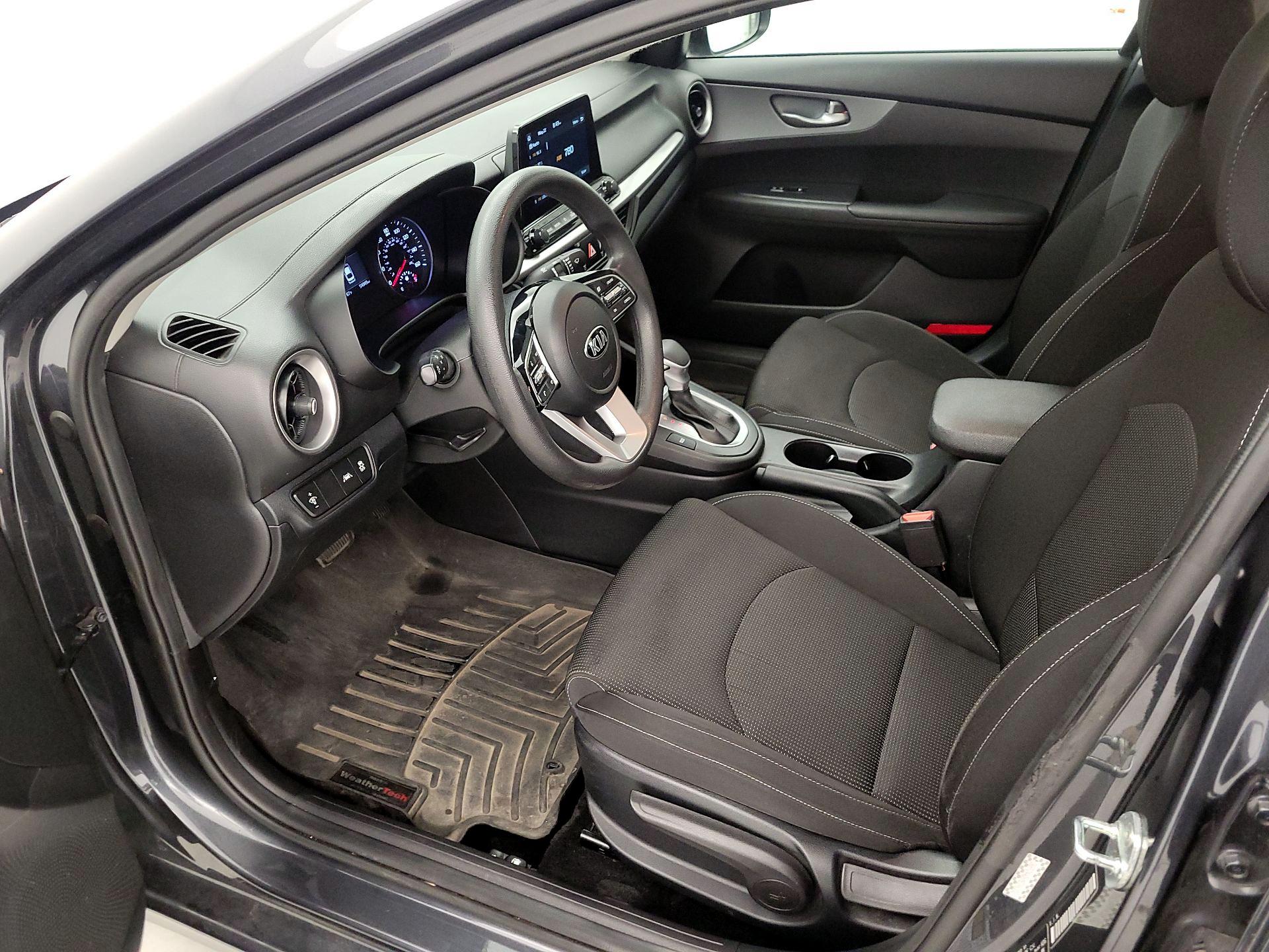 Thumbnail: 2021 Kia Forte - 11