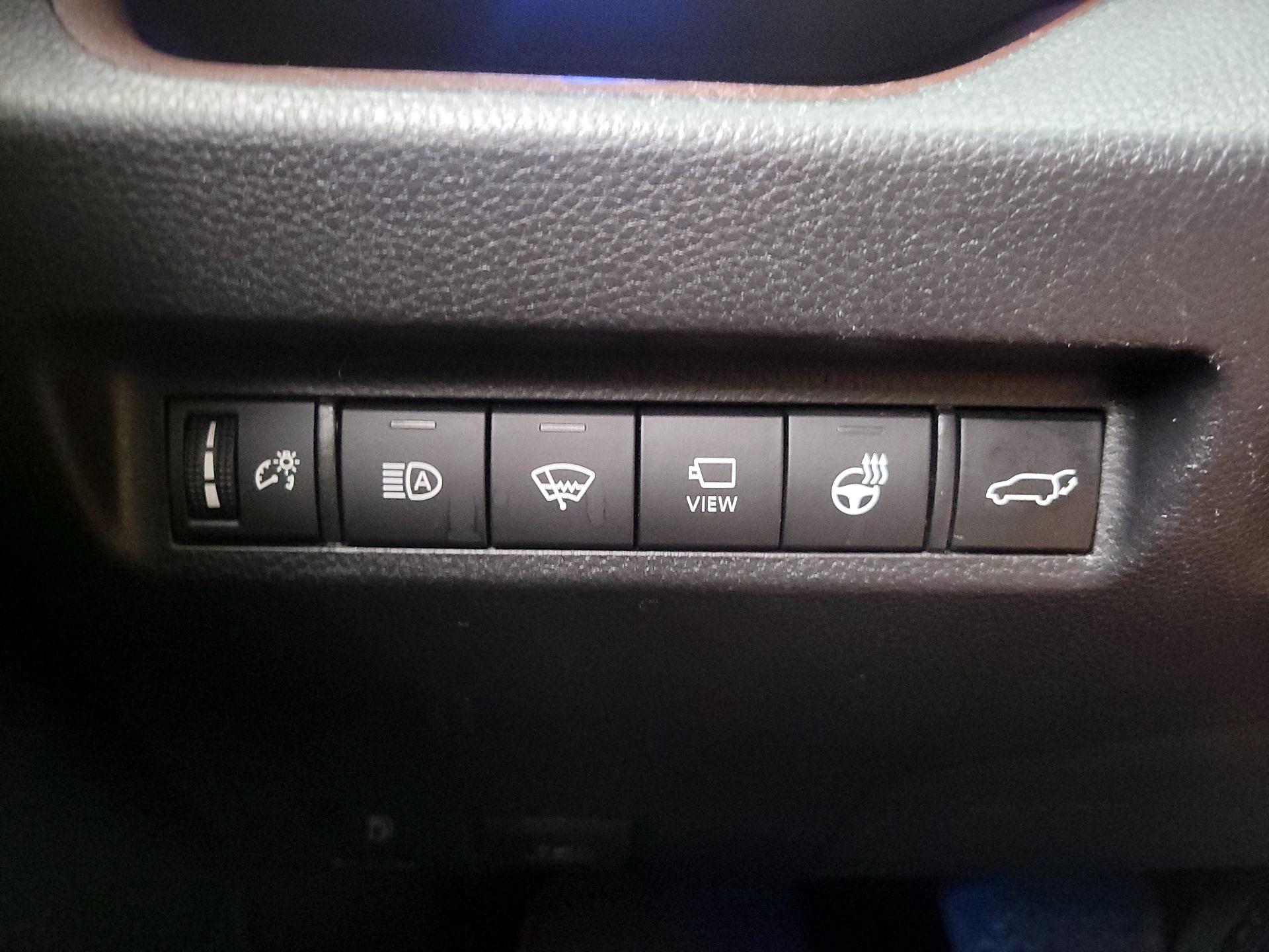 Thumbnail: 2021 Toyota RAV4 - 13