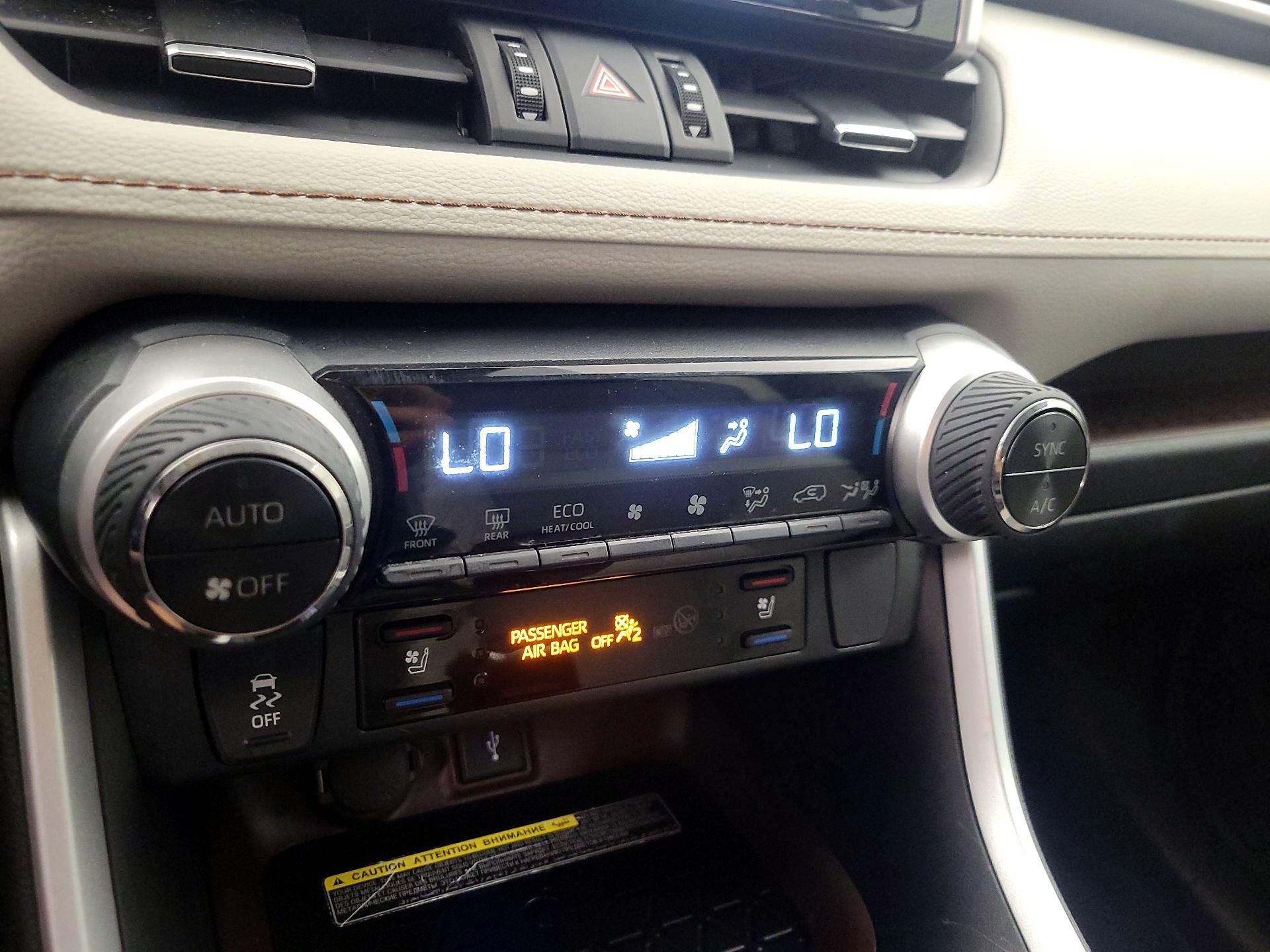 Thumbnail: 2021 Toyota RAV4 - 17
