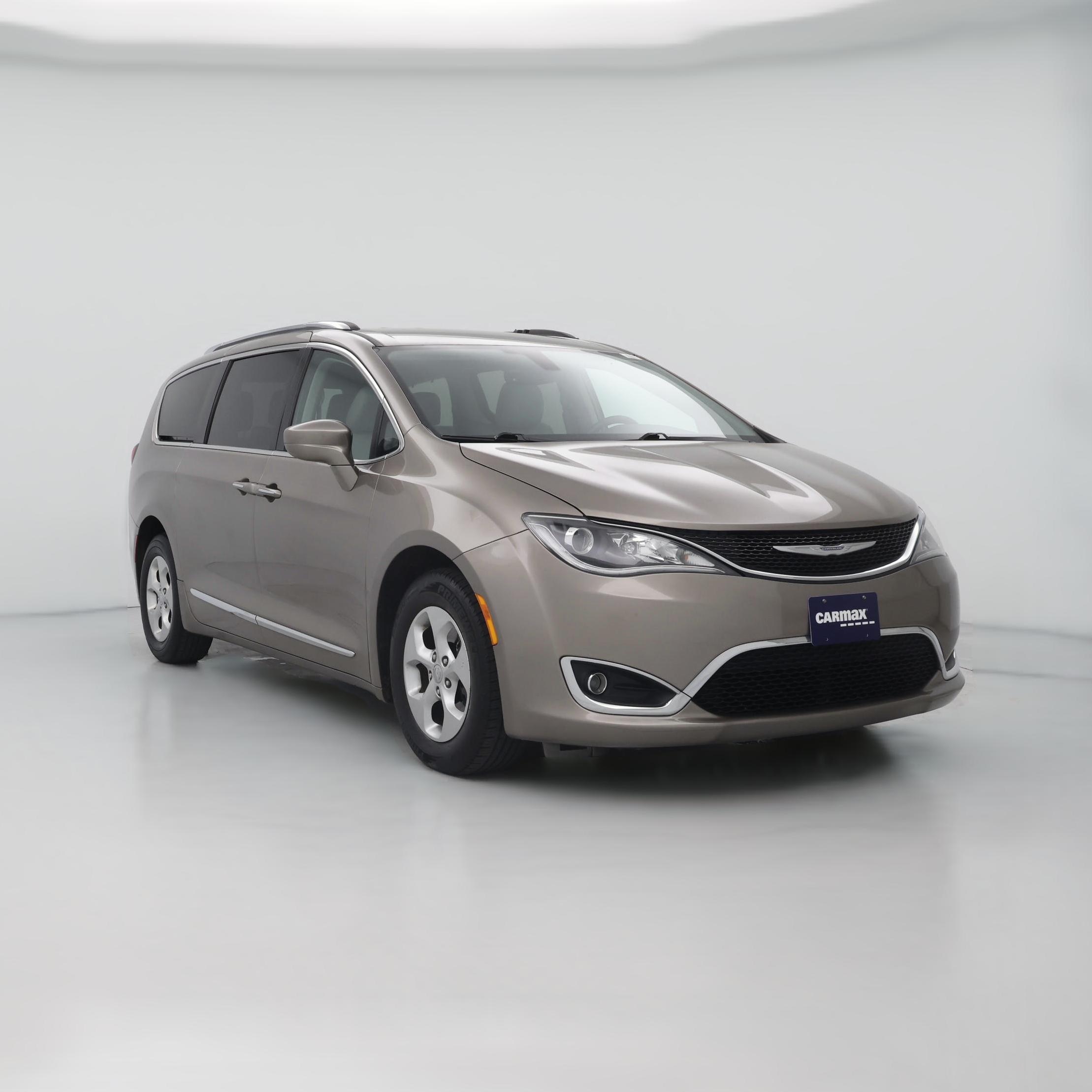 Thumbnail: 2017 Chrysler Pacifica - 1