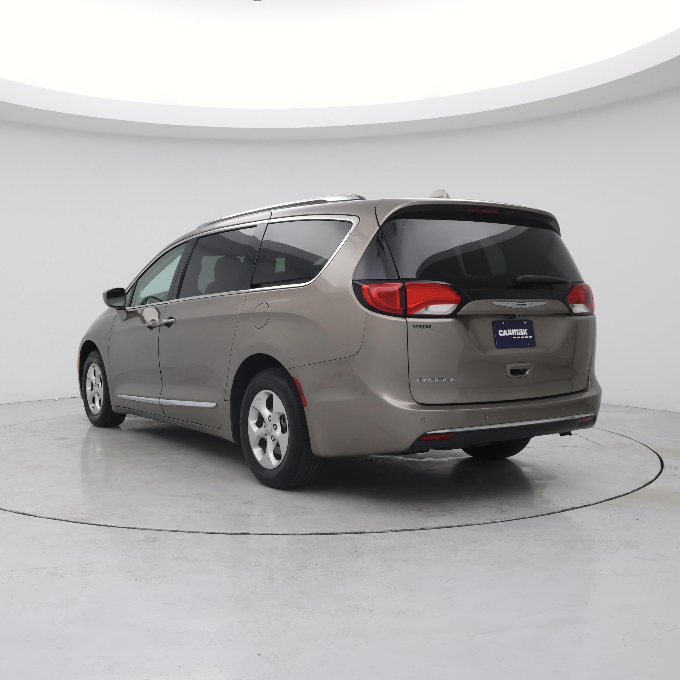 Thumbnail: 2017 Chrysler Pacifica - 2