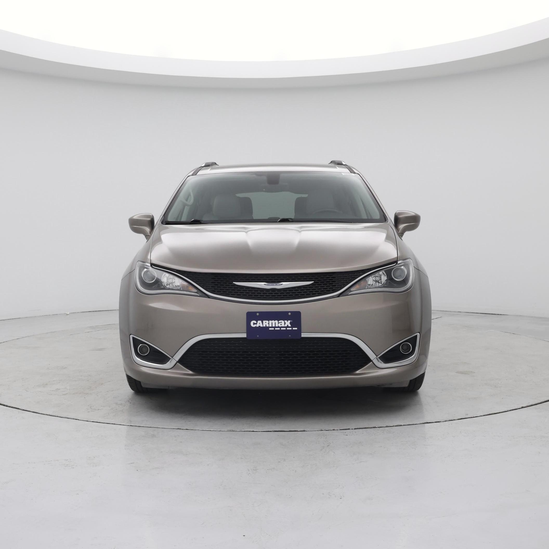 Thumbnail: 2017 Chrysler Pacifica - 5