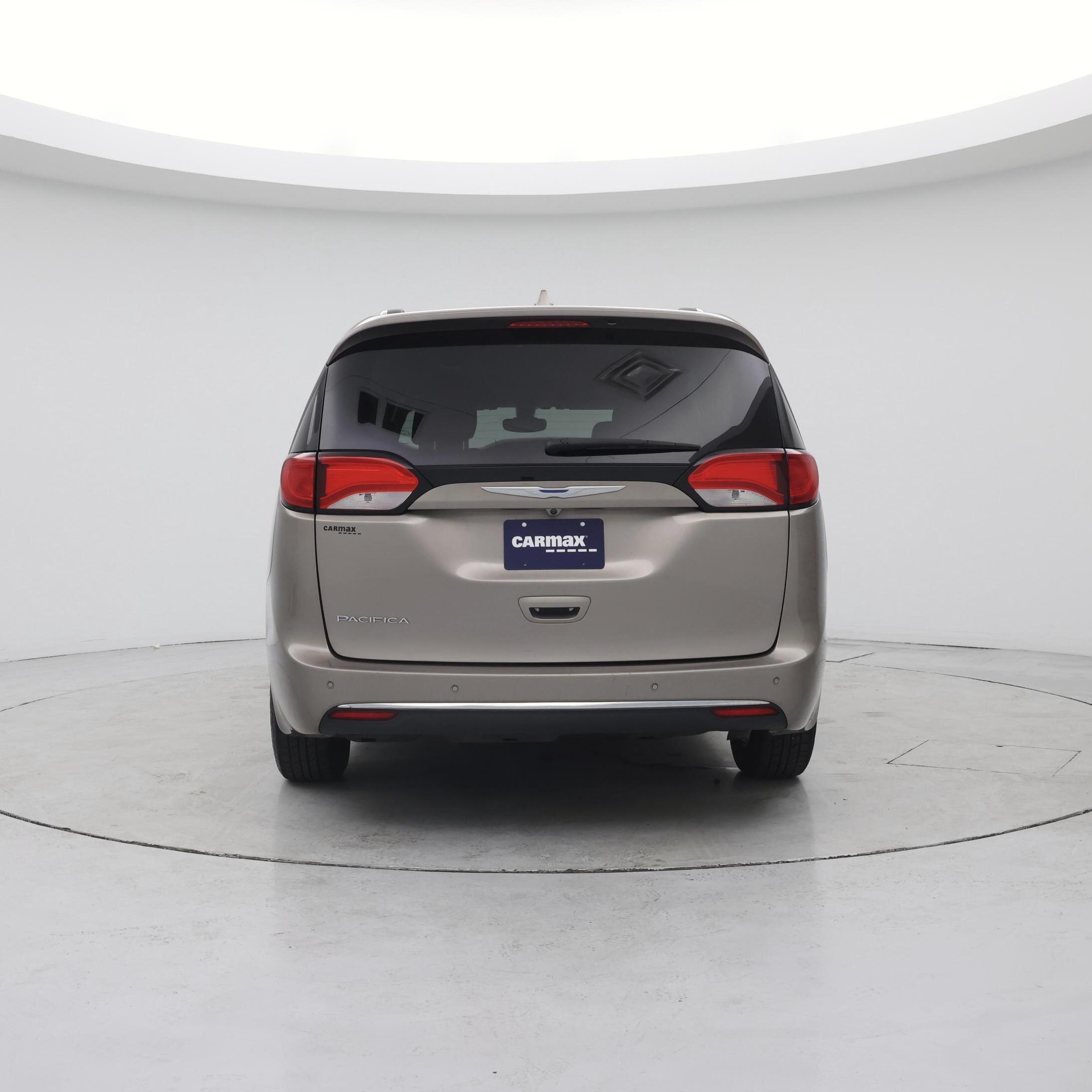 Thumbnail: 2017 Chrysler Pacifica - 6