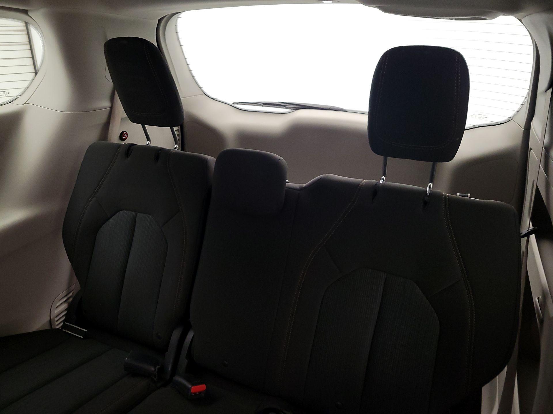 Thumbnail: 2017 Chrysler Pacifica - 20