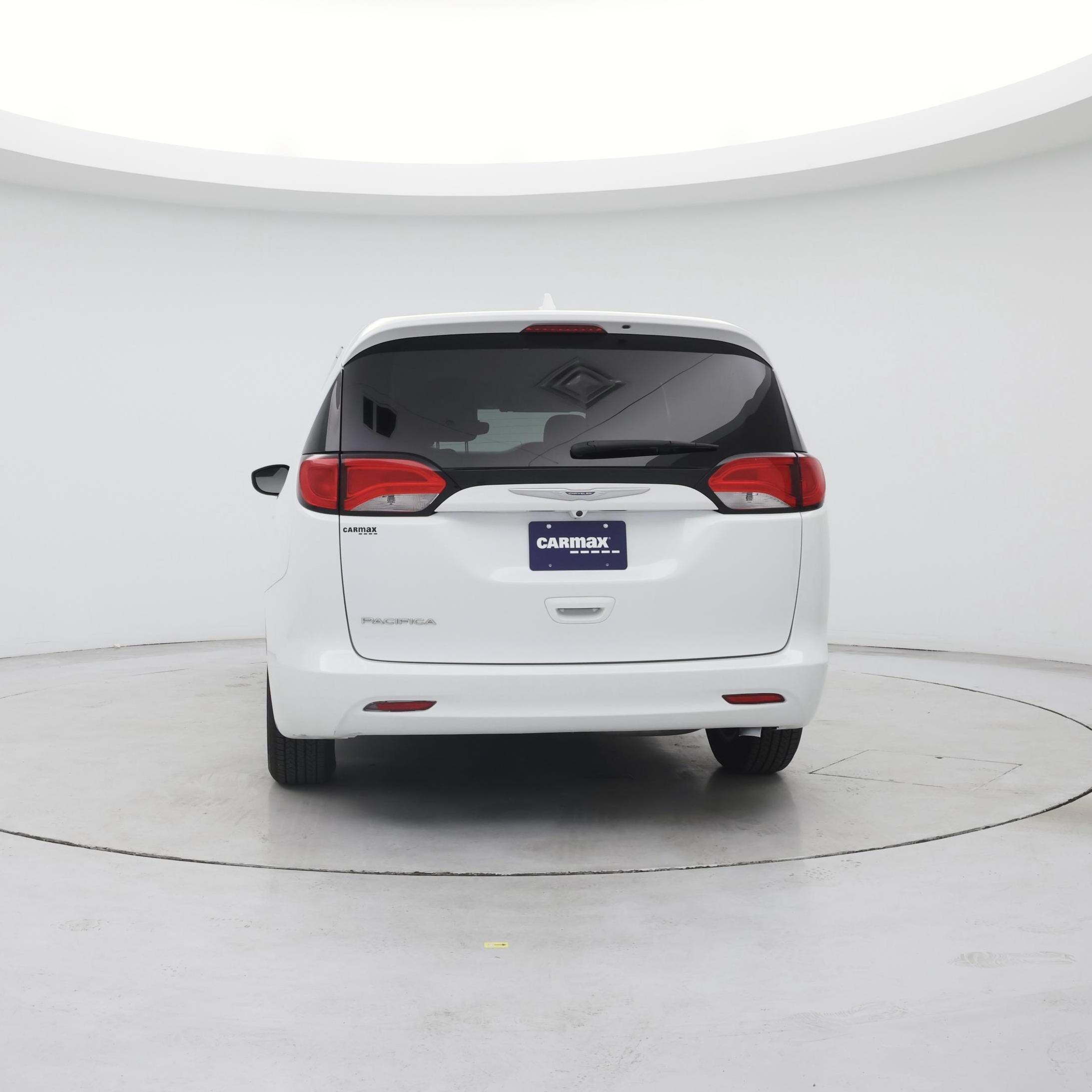 Thumbnail: 2017 Chrysler Pacifica - 6