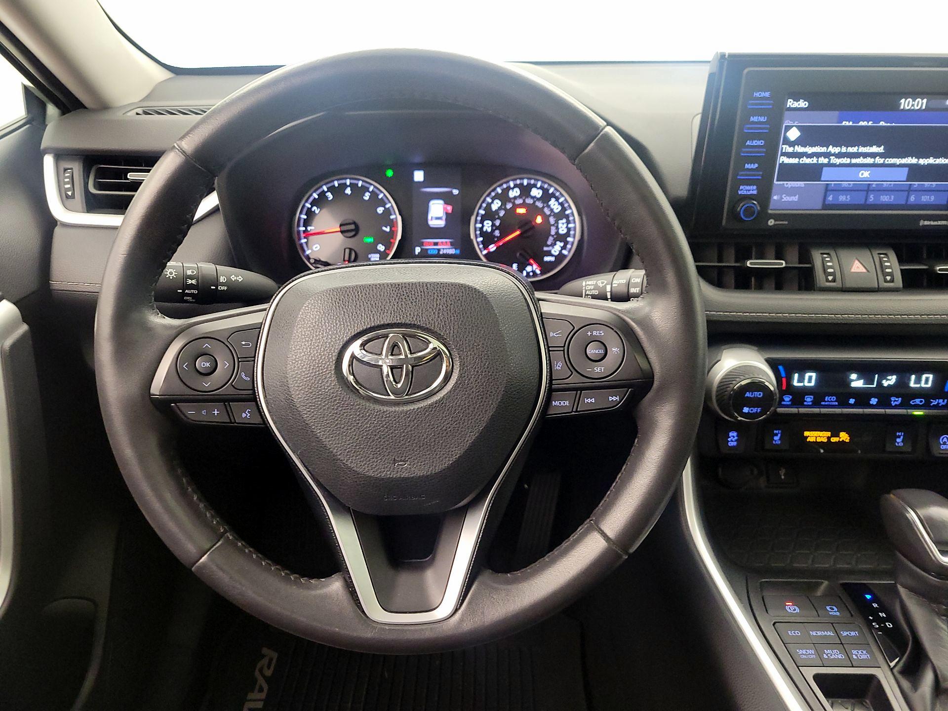 Thumbnail: 2020 Toyota RAV4 - 10