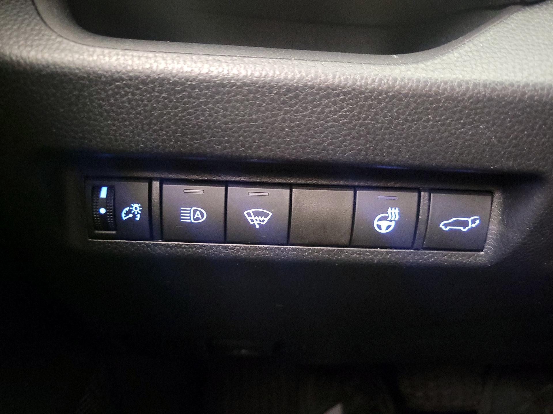 Thumbnail: 2020 Toyota RAV4 - 13
