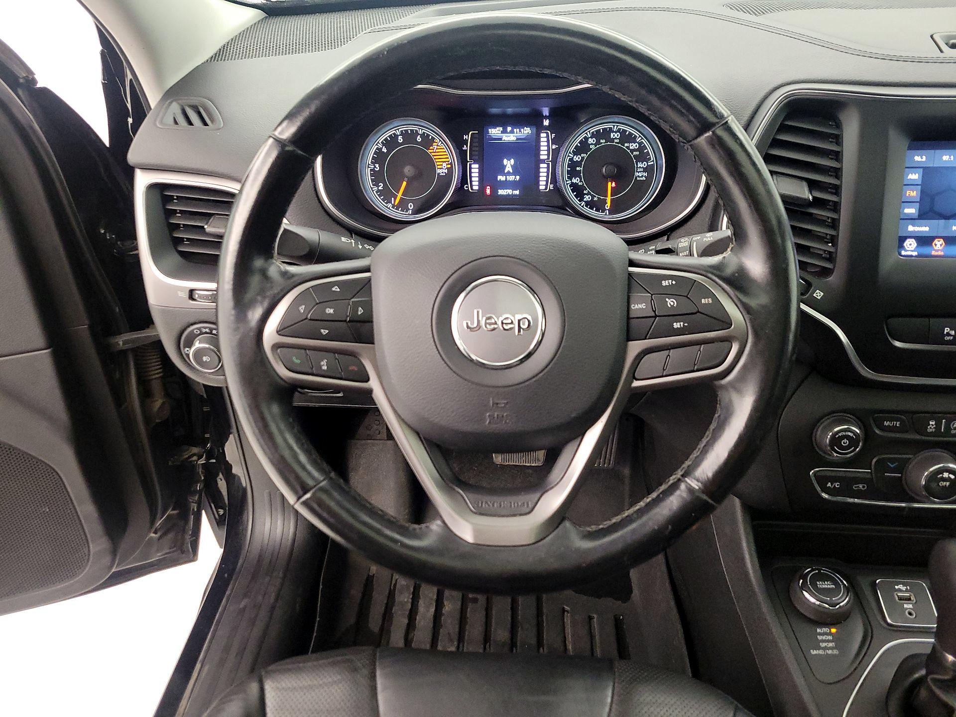 Thumbnail: 2021 Jeep Cherokee - 10
