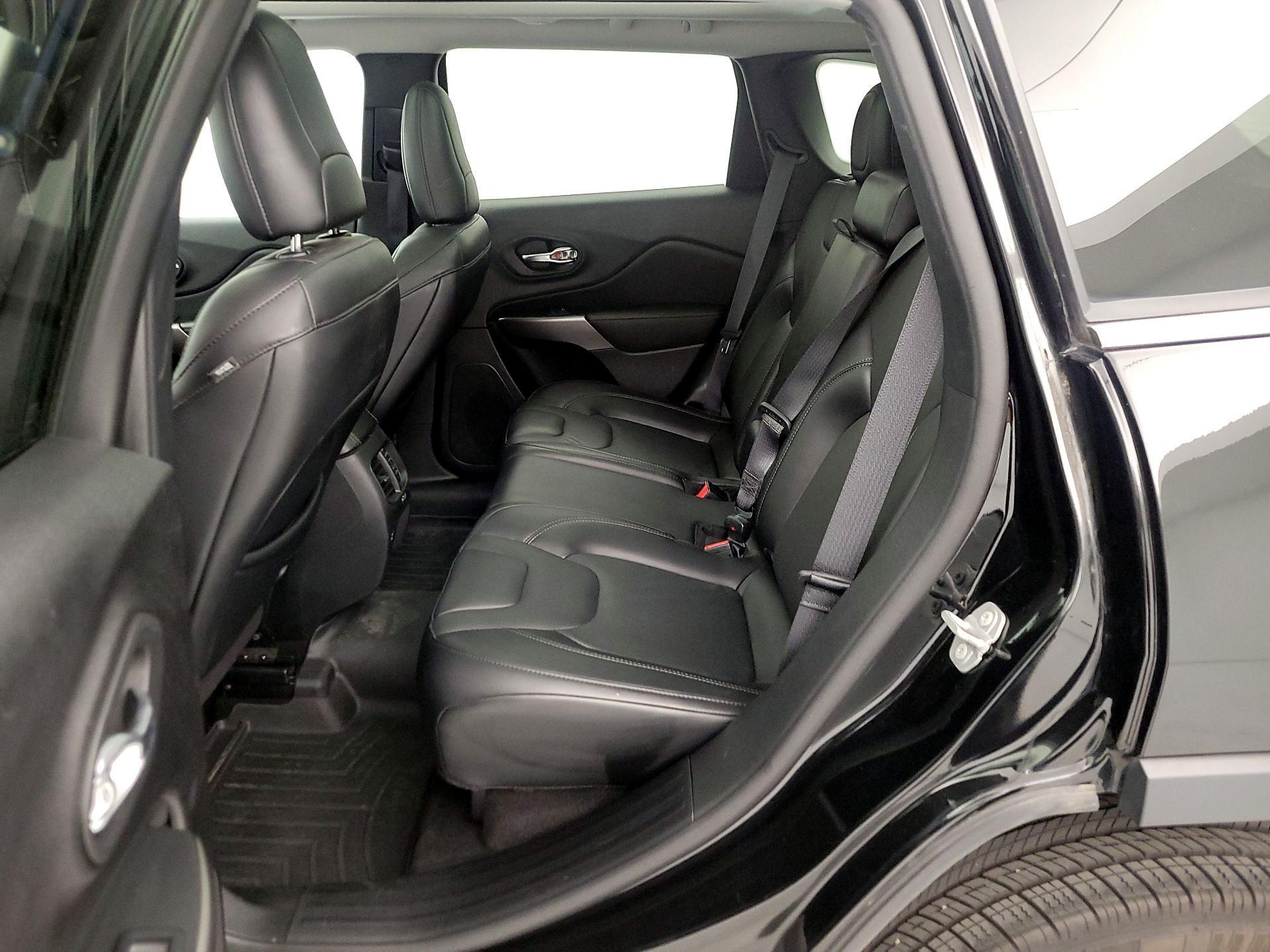 Thumbnail: 2021 Jeep Cherokee - 20
