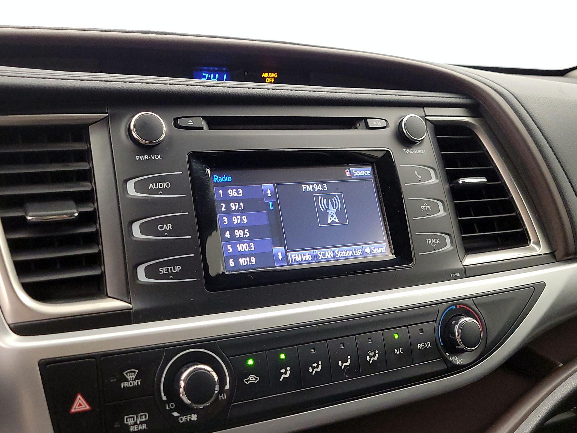 Thumbnail: 2018 Toyota Highlander - 15