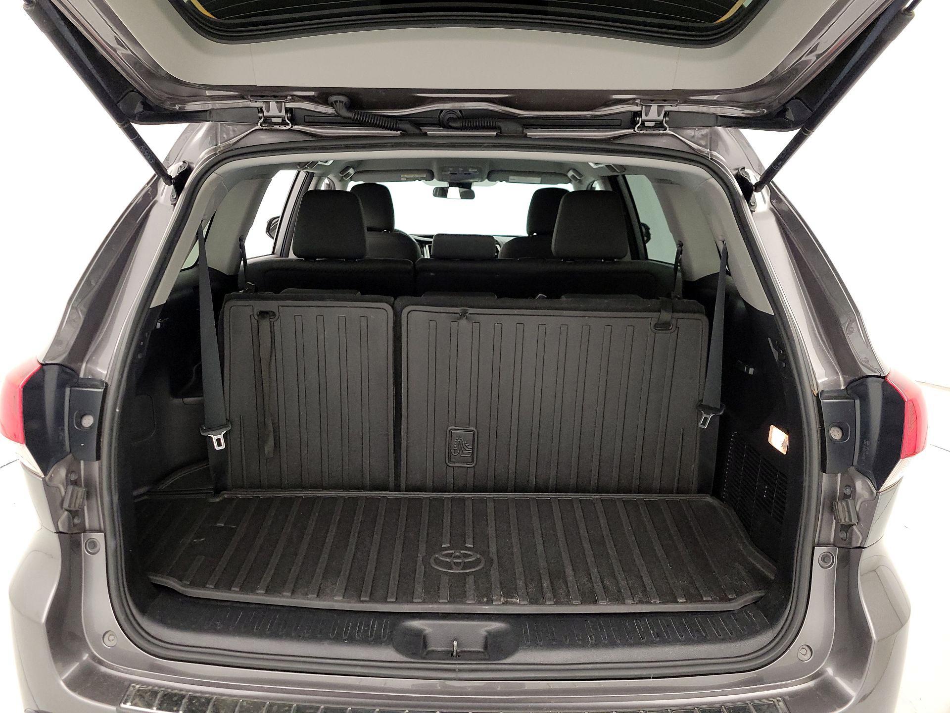 Thumbnail: 2018 Toyota Highlander - 20