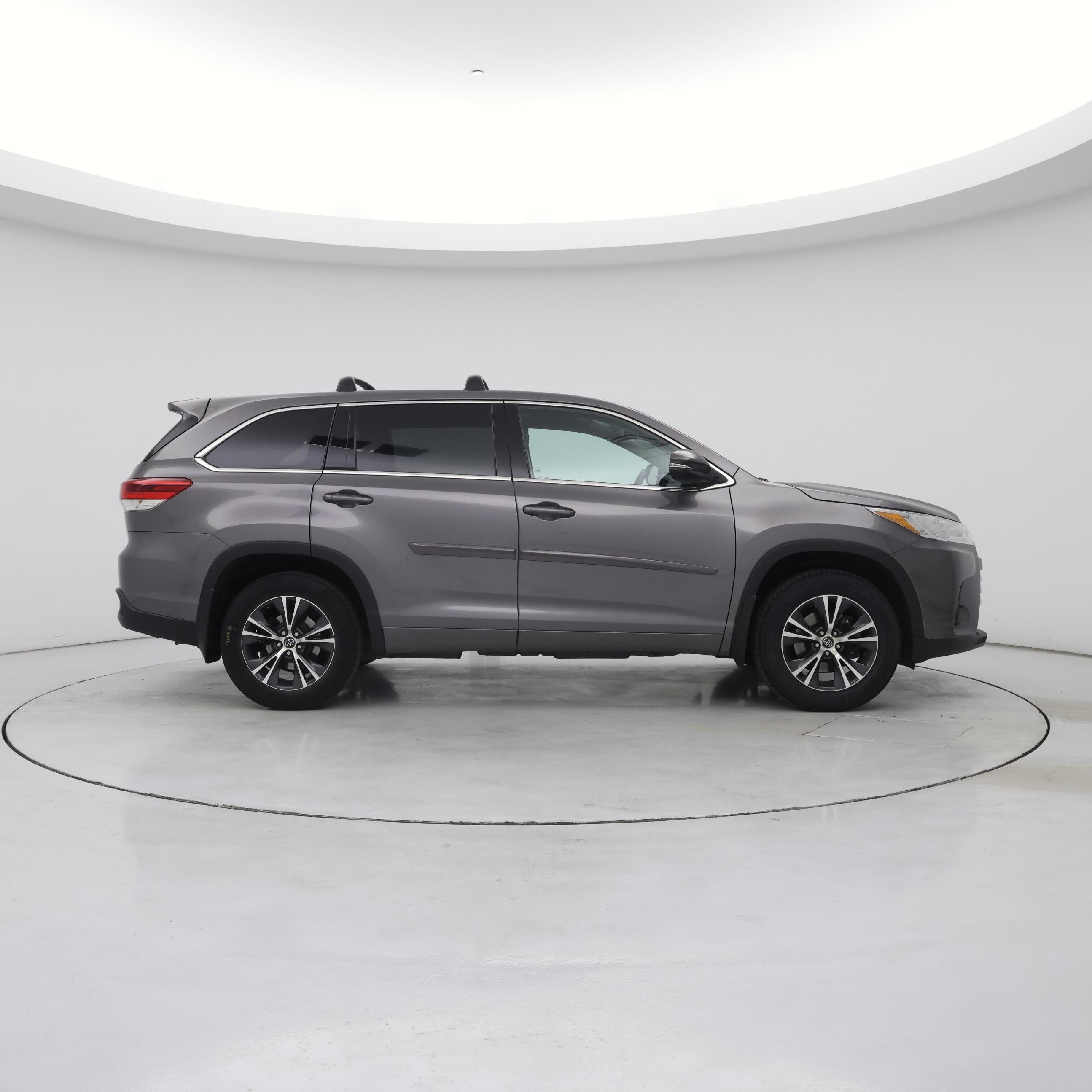 Thumbnail: 2018 Toyota Highlander - 7