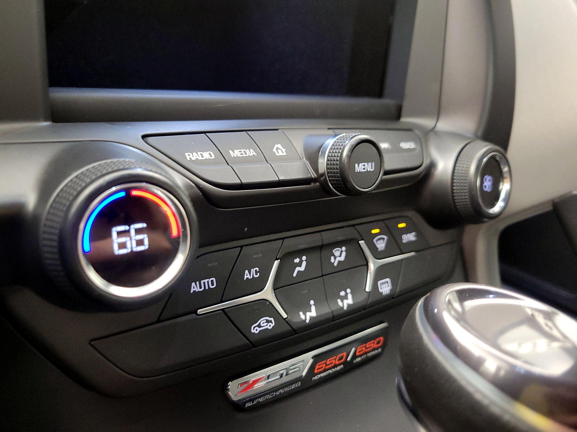 Thumbnail: 2015 Chevrolet Corvette - 16
