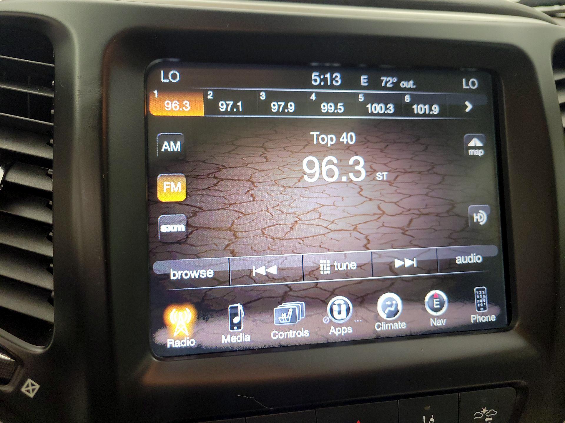 Thumbnail: 2017 Jeep Cherokee - 16