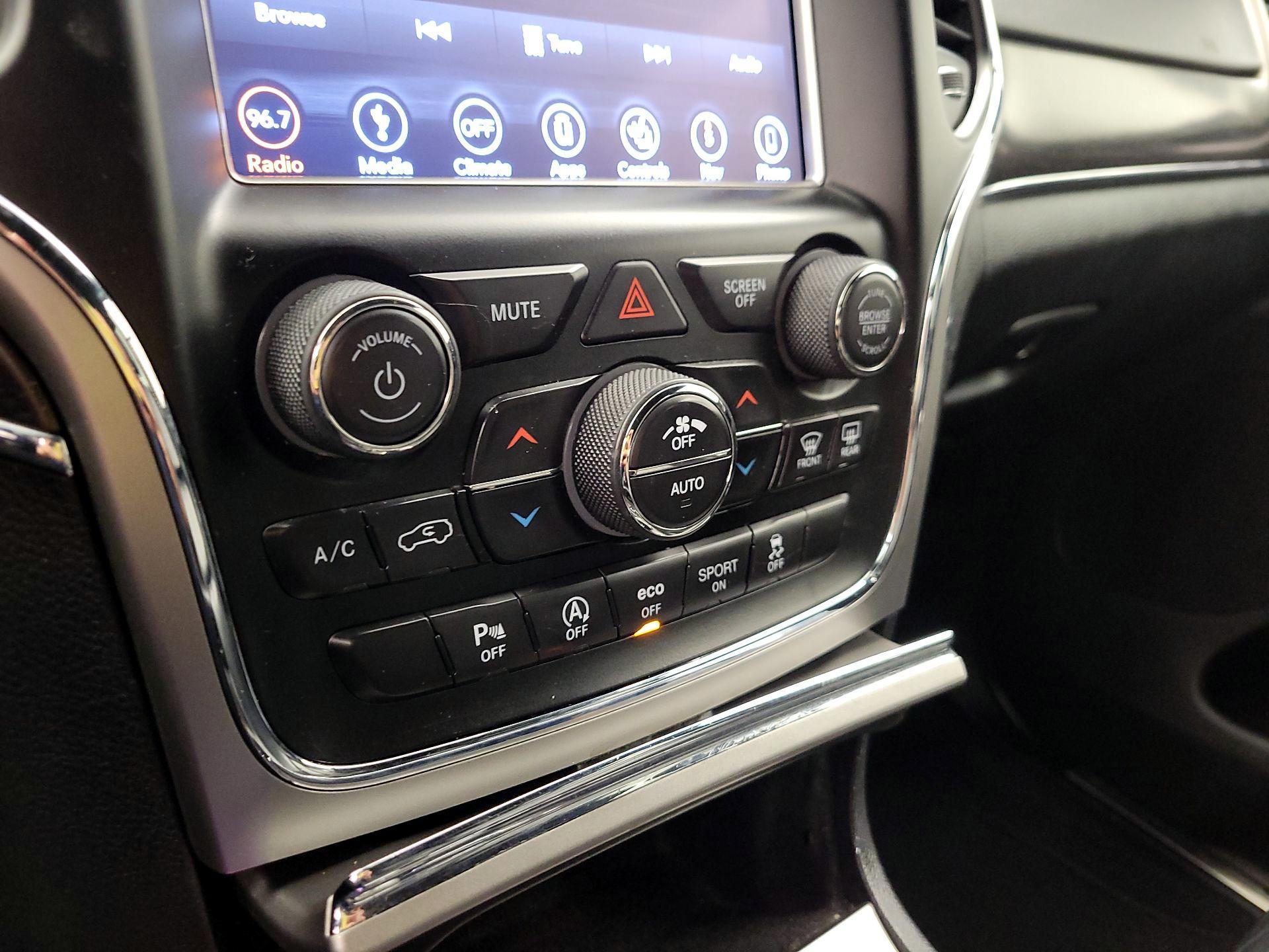 Thumbnail: 2018 Jeep Grand Cherokee - 17