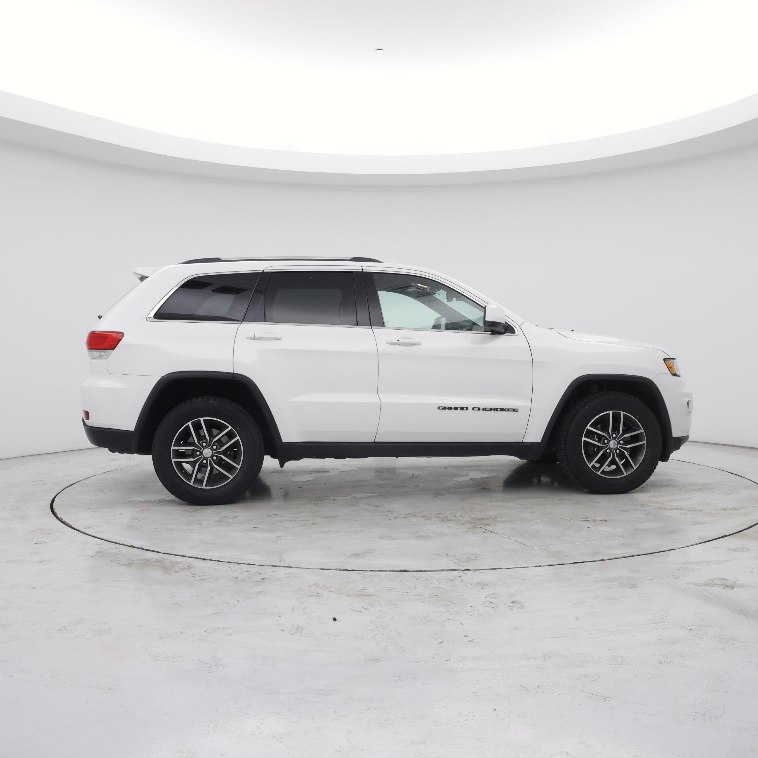 Thumbnail: 2018 Jeep Grand Cherokee - 7