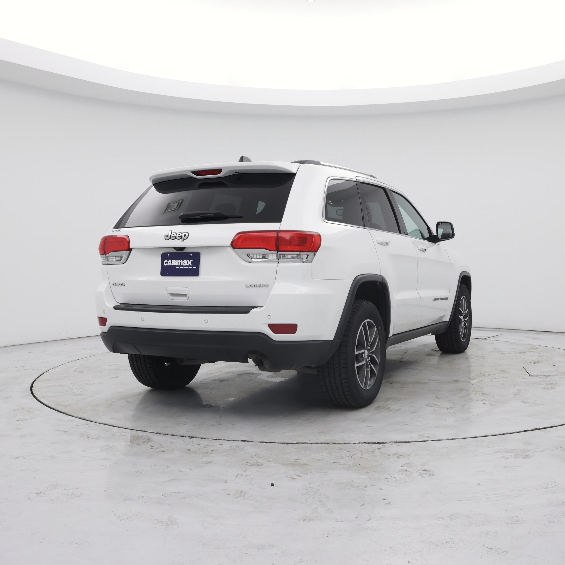 Thumbnail: 2018 Jeep Grand Cherokee - 8